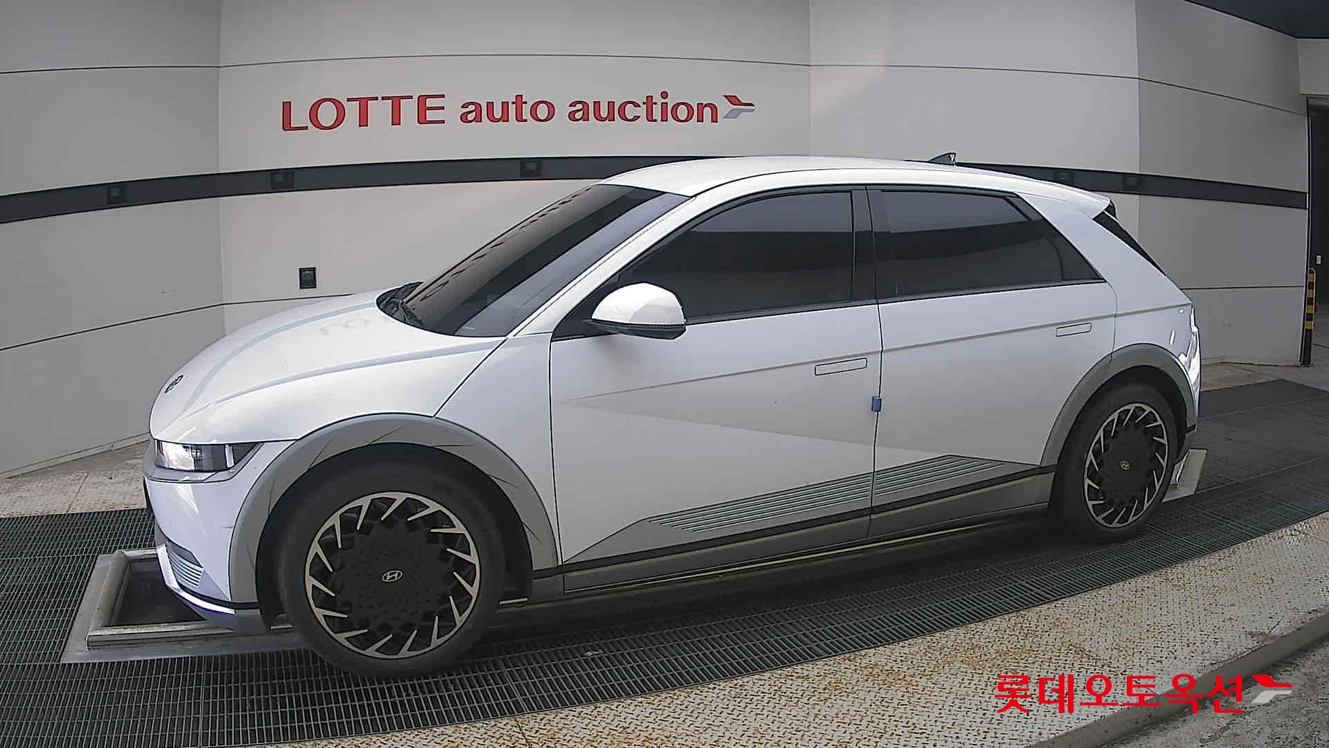 2022 - hyundai ioniq