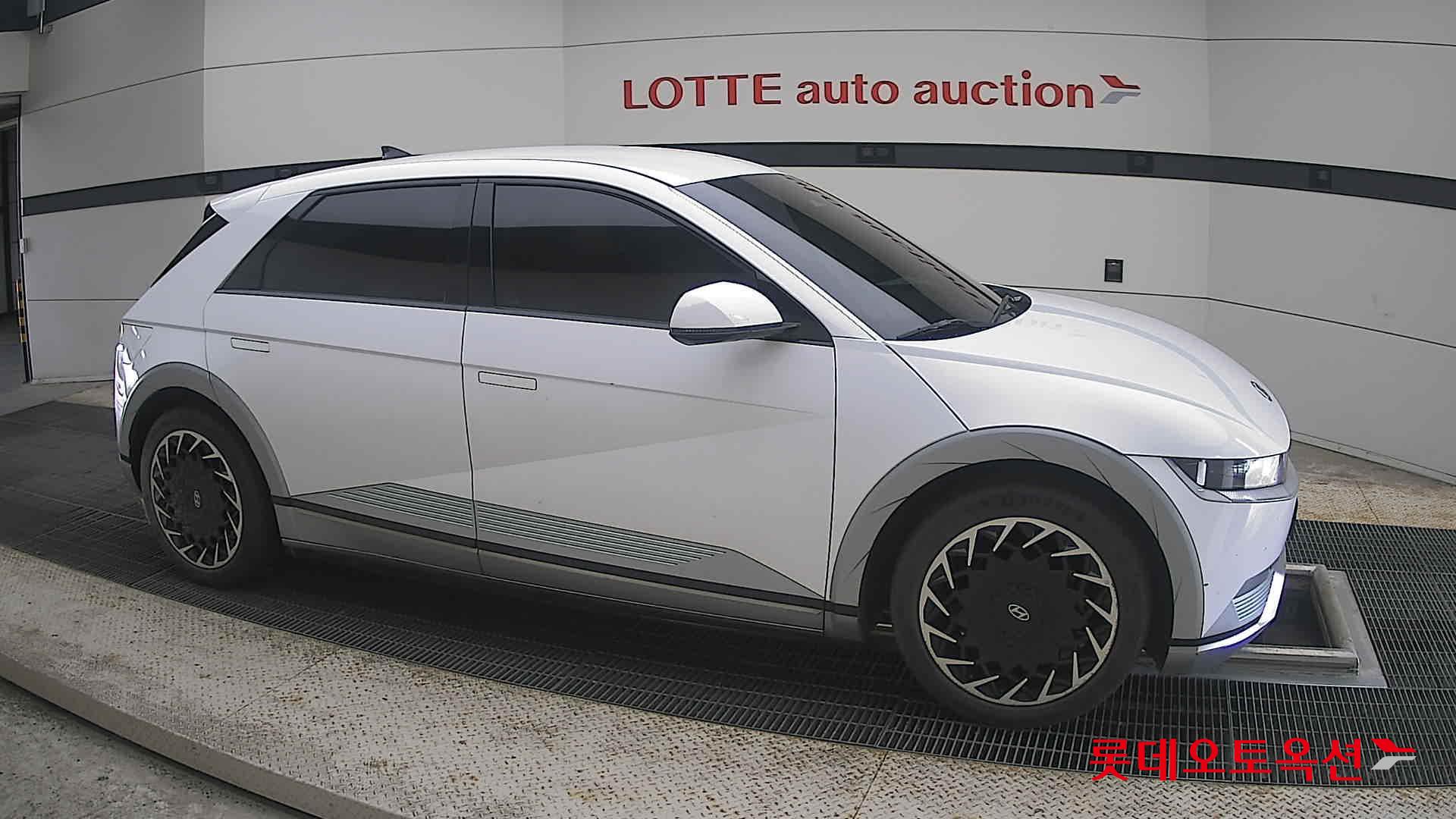 2022 - hyundai ioniq