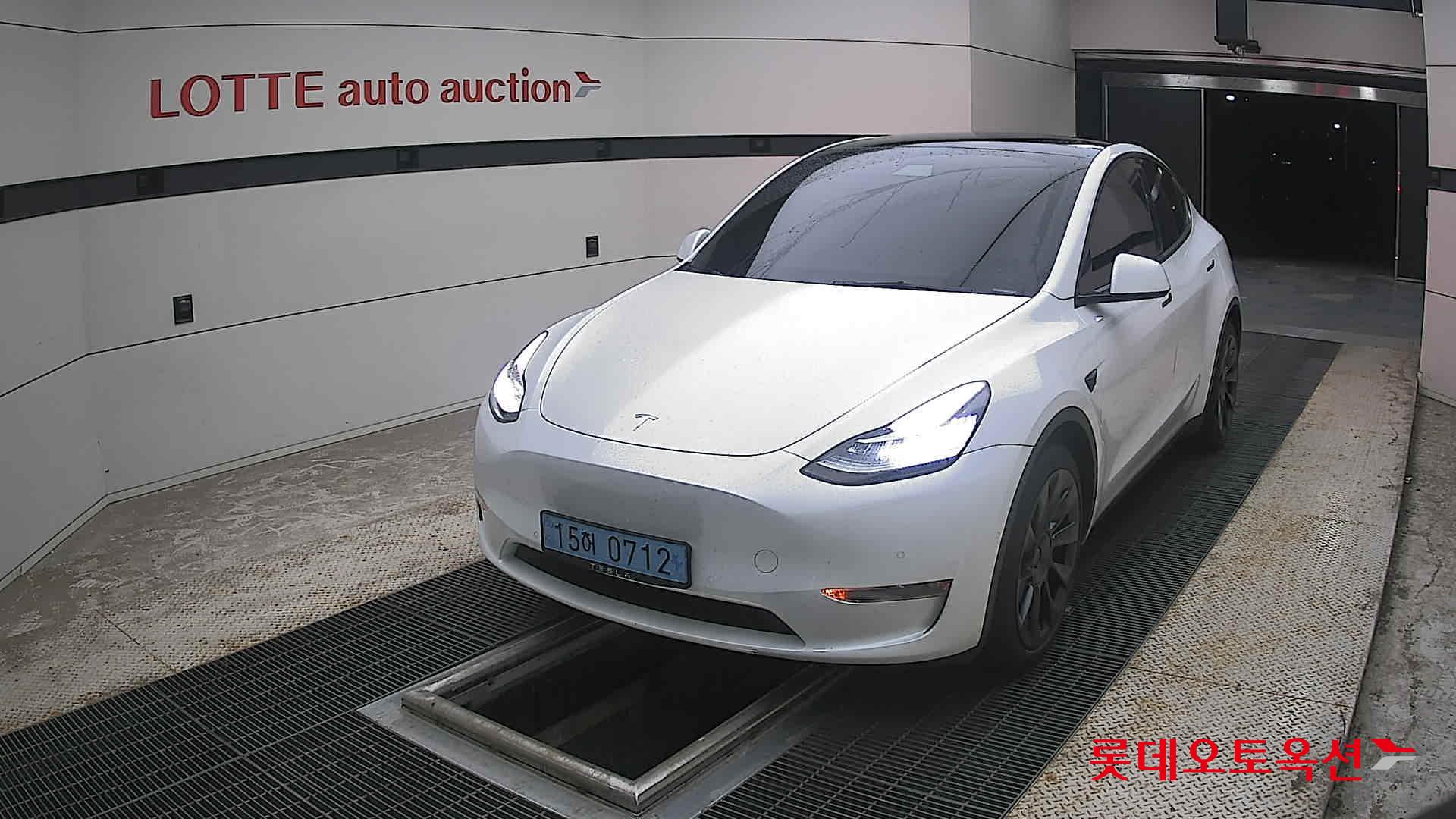 2022 - tesla model y