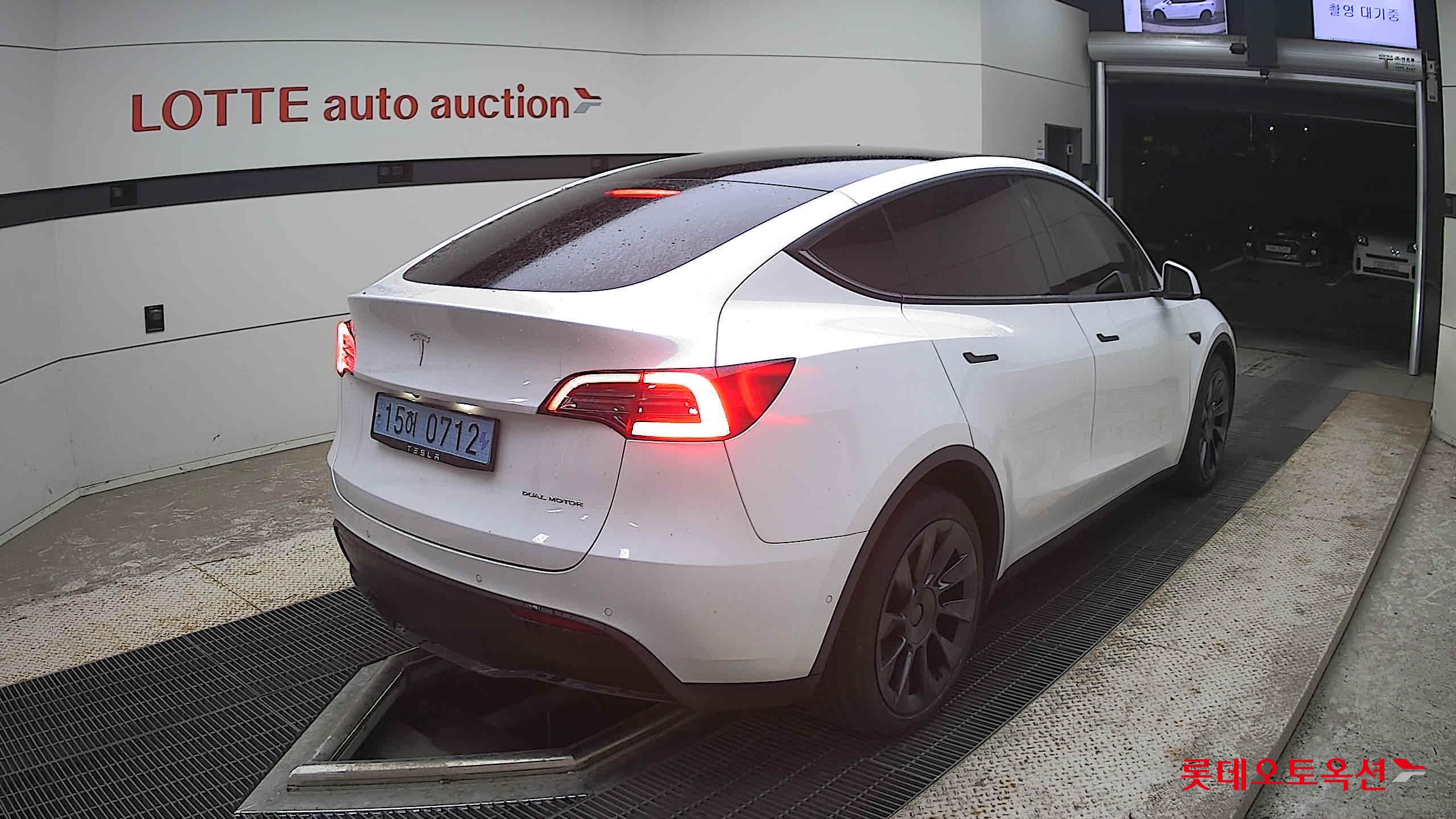 2022 - tesla model y