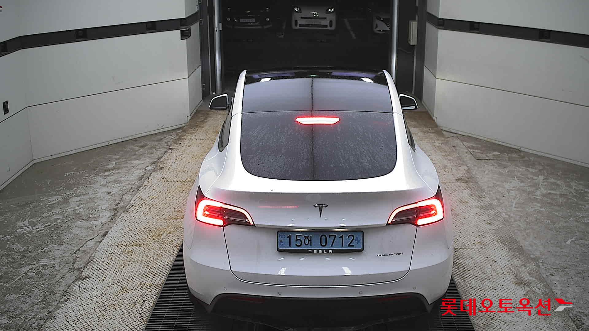 2022 - tesla model y