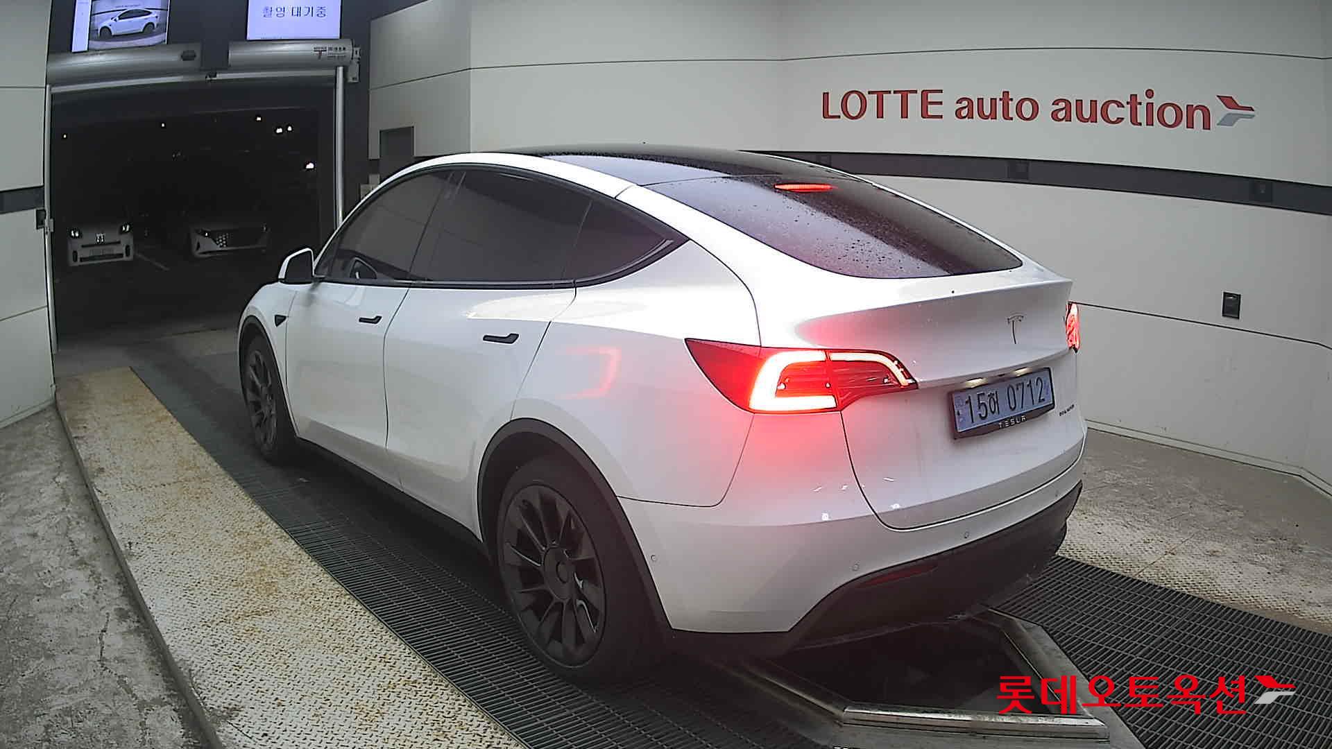 2022 - tesla model y