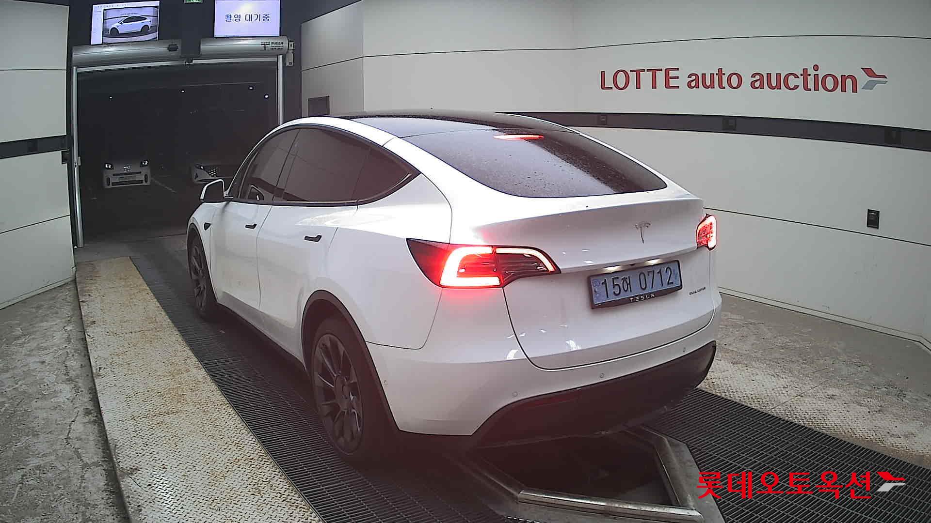 2022 - tesla model y