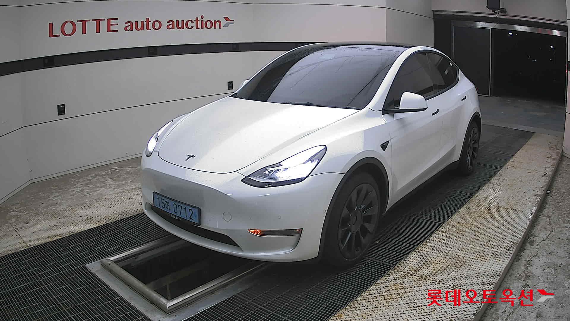 2022 - tesla model y