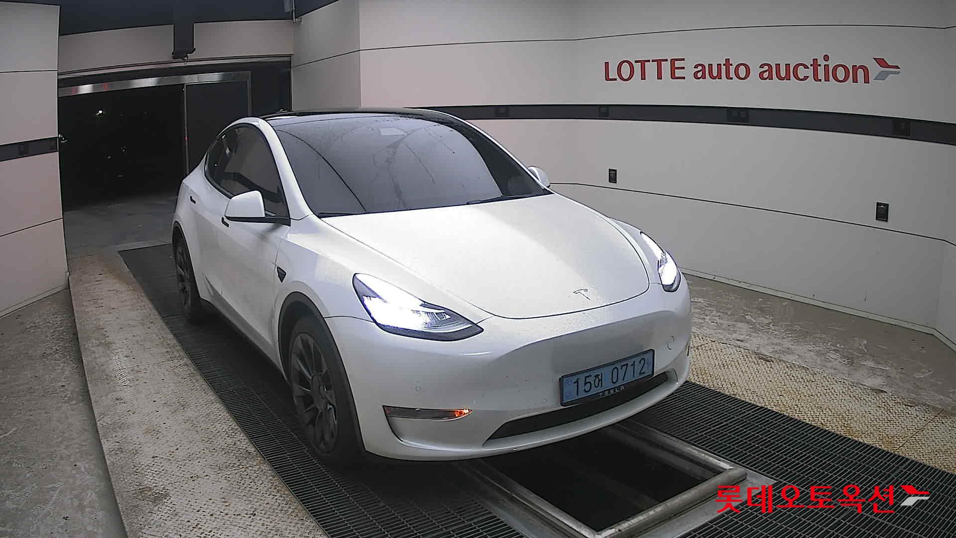 2022 - tesla model y