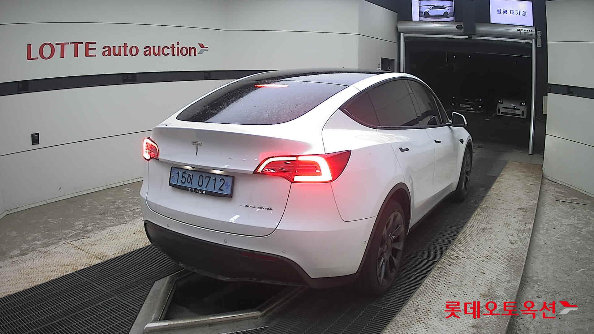 2022 - tesla model y