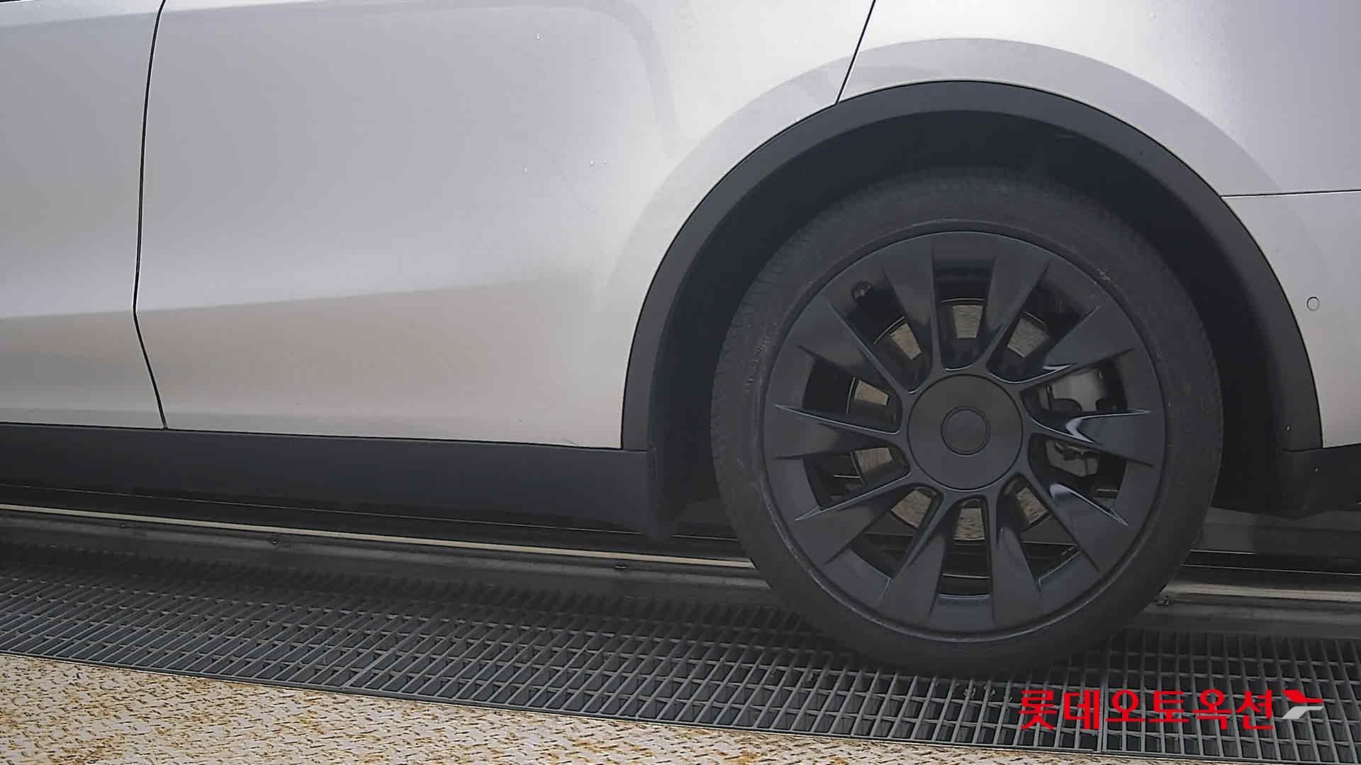 2022 - tesla model y