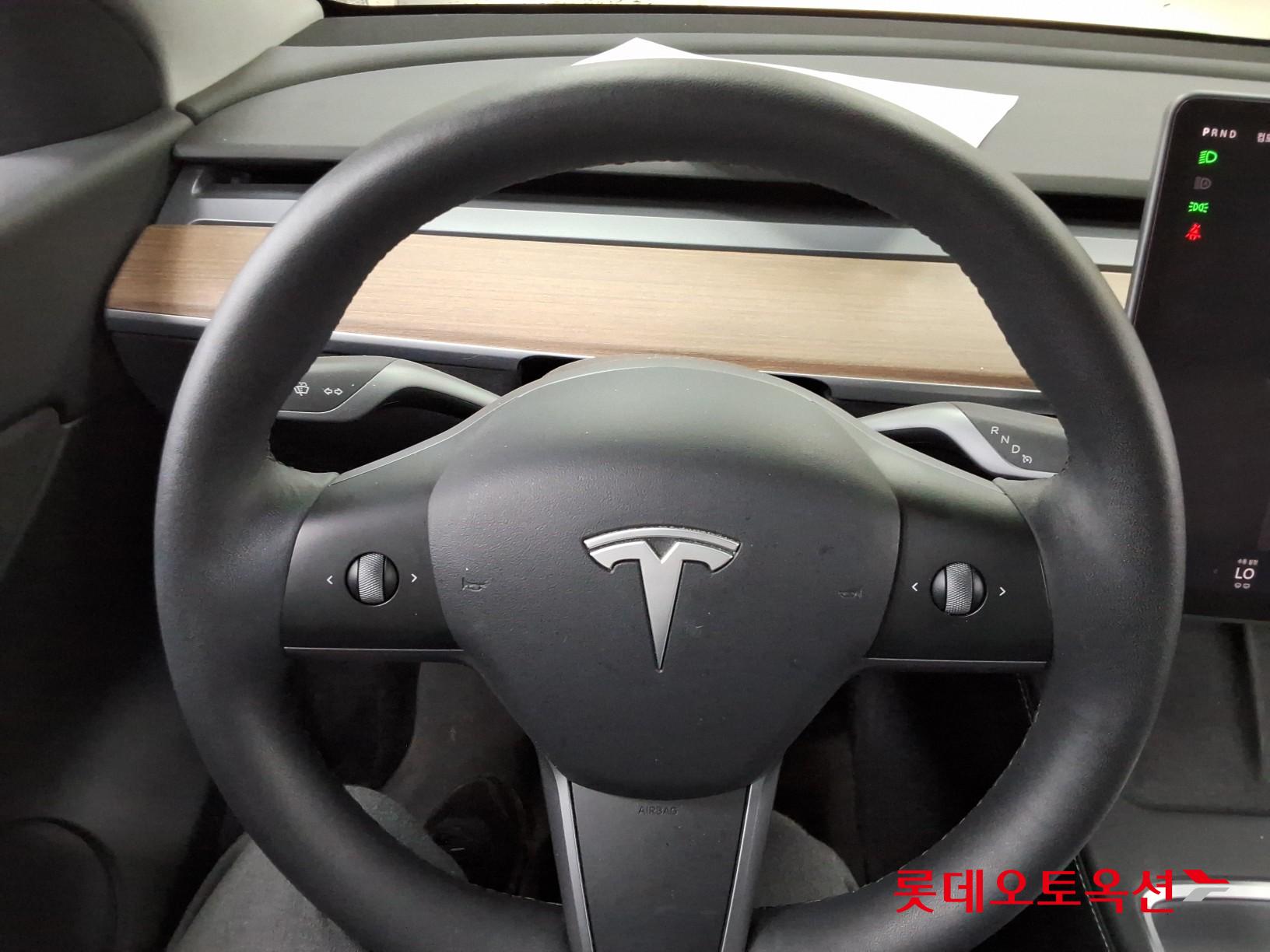 2022 - tesla model y