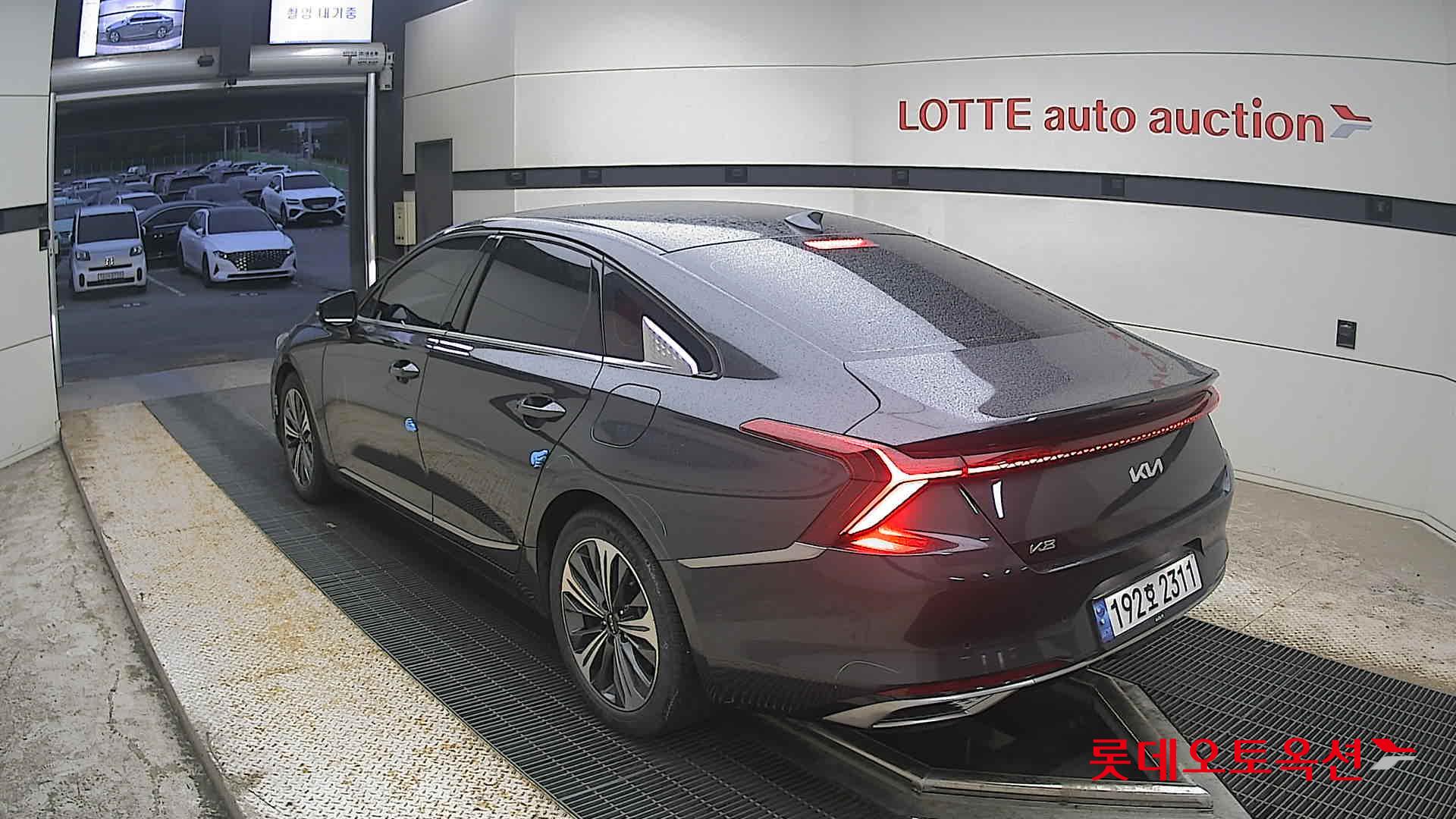 2022 - kia k8