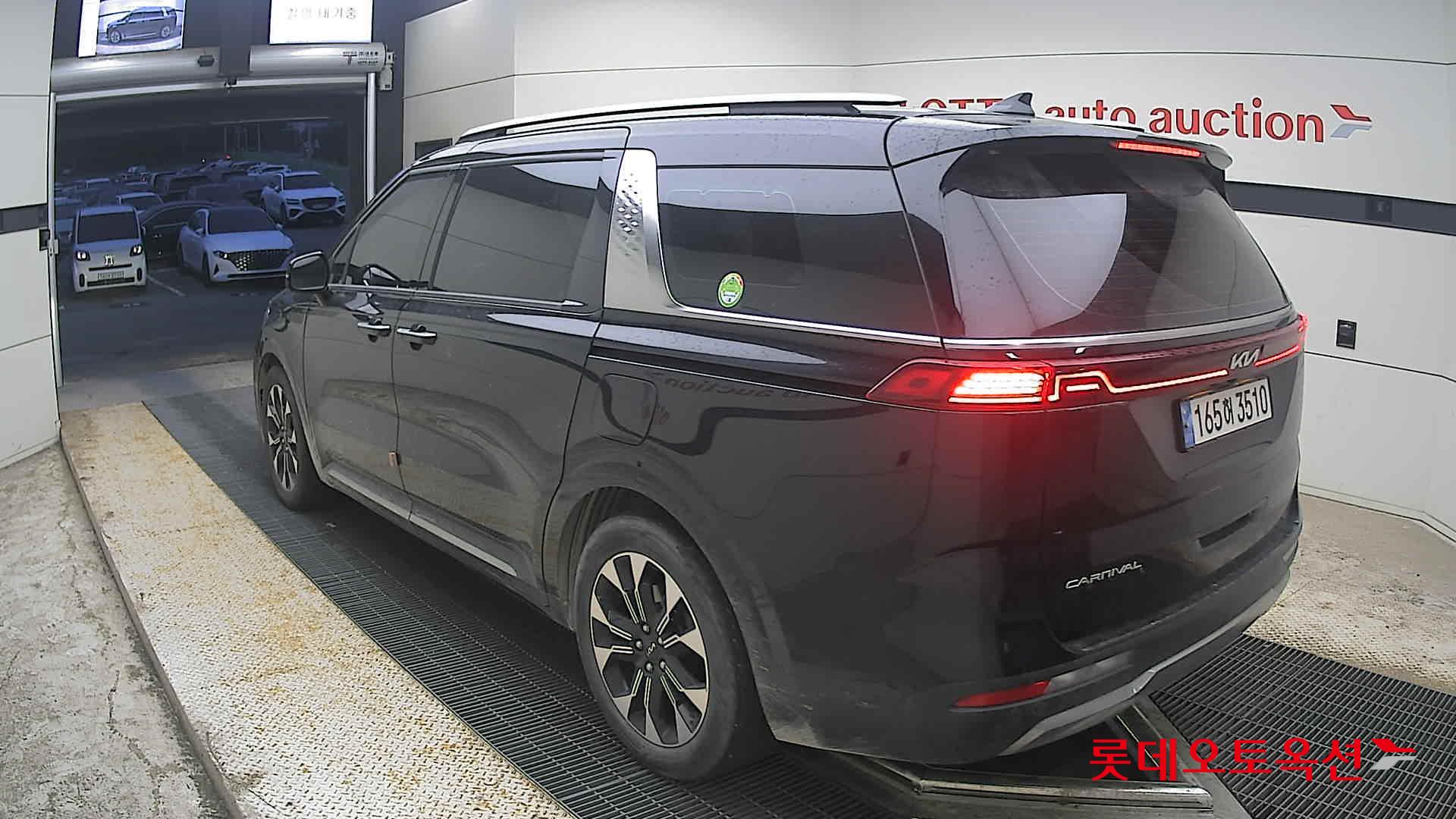 2022 - kia carnival