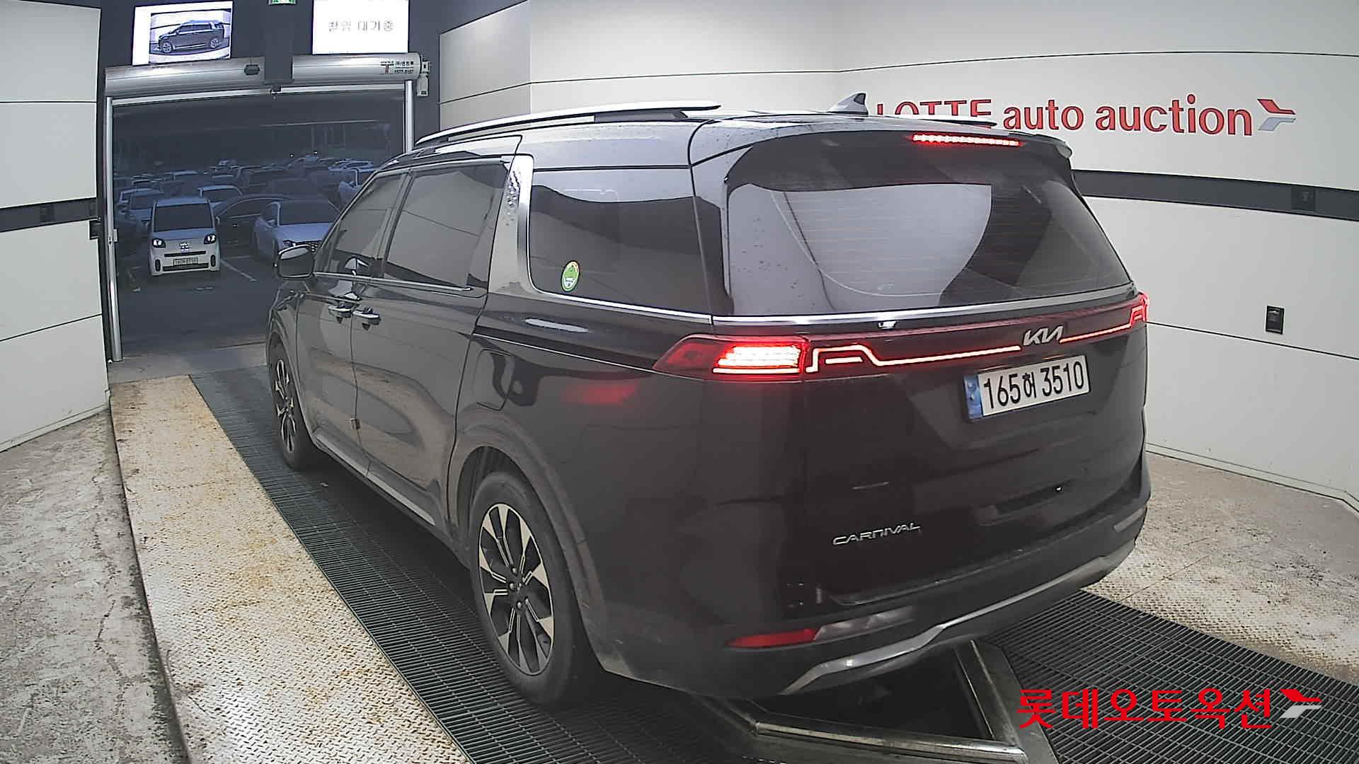 2022 - kia carnival
