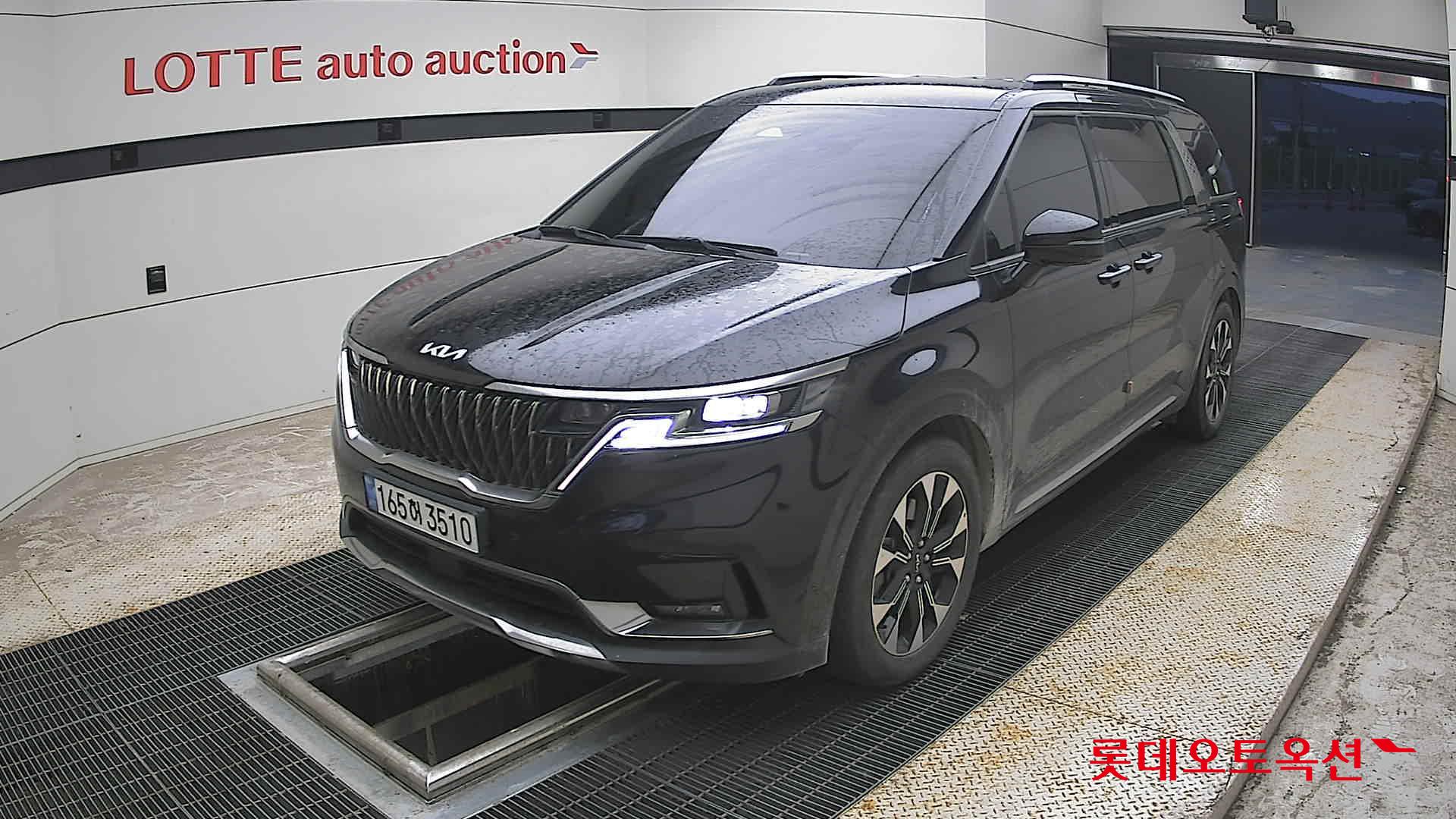 2022 - kia carnival