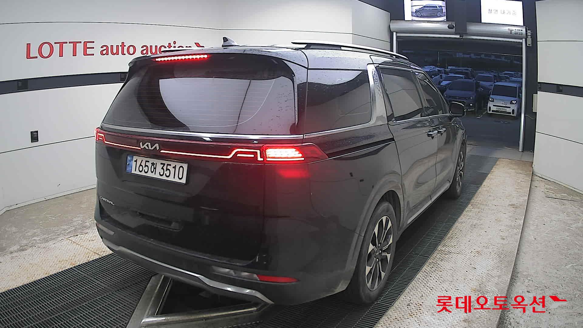 2022 - kia carnival