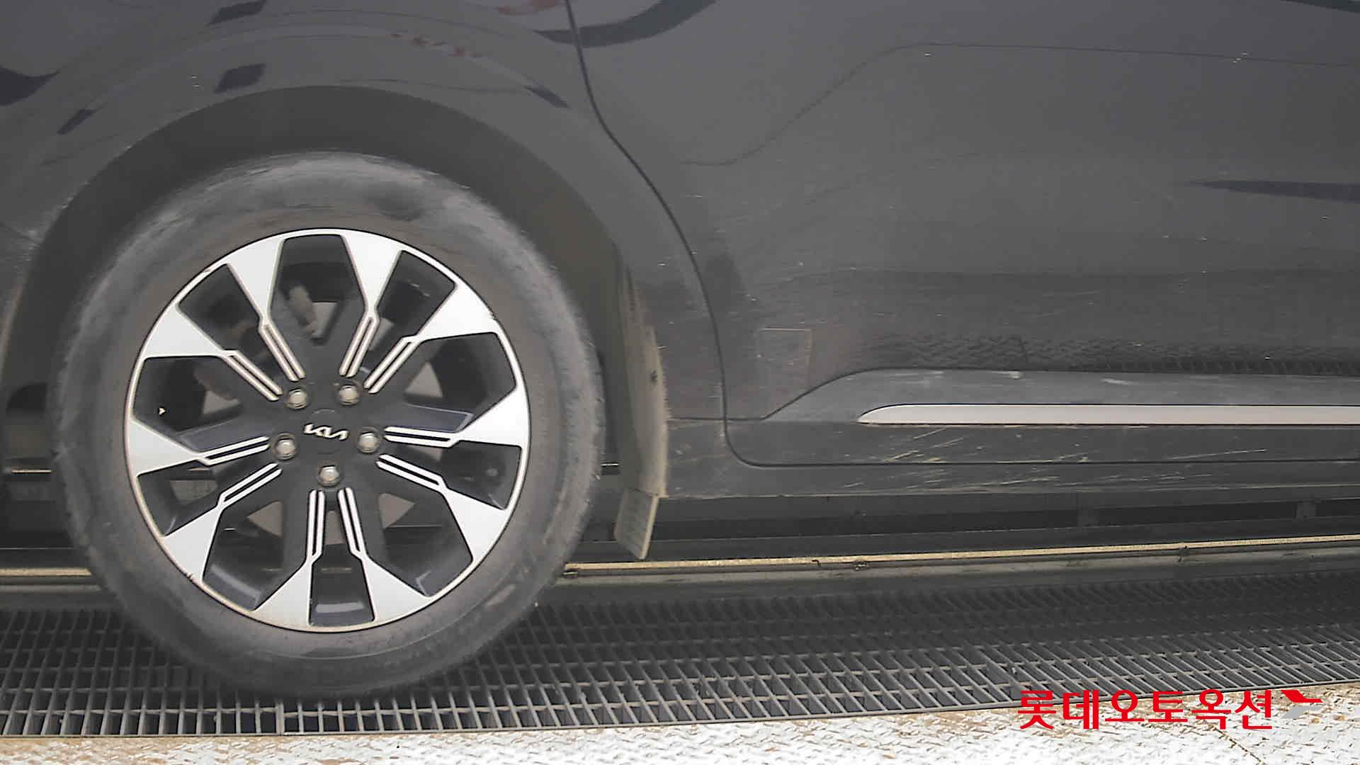 2022 - kia carnival