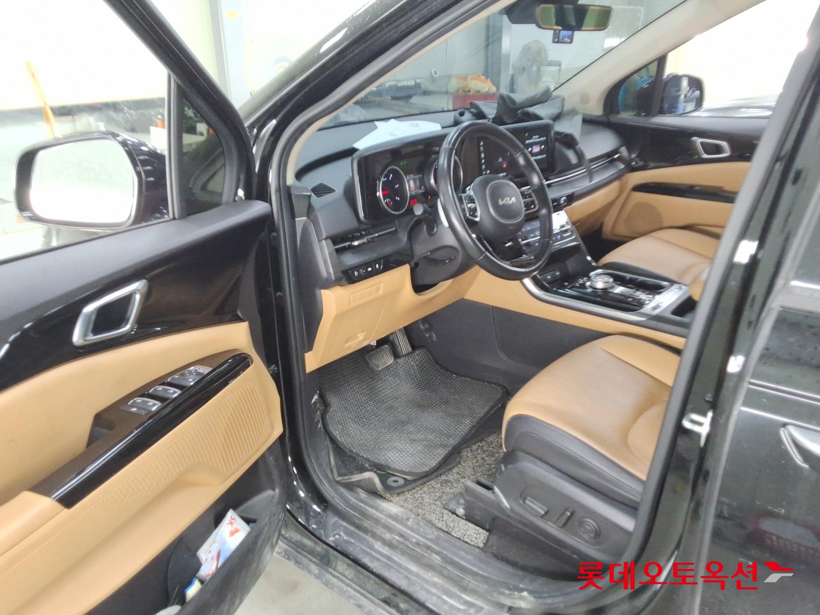 2022 - kia carnival