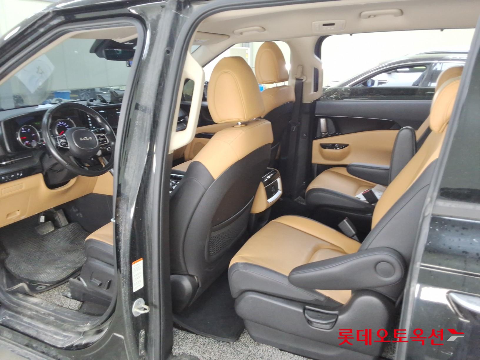 2022 - kia carnival