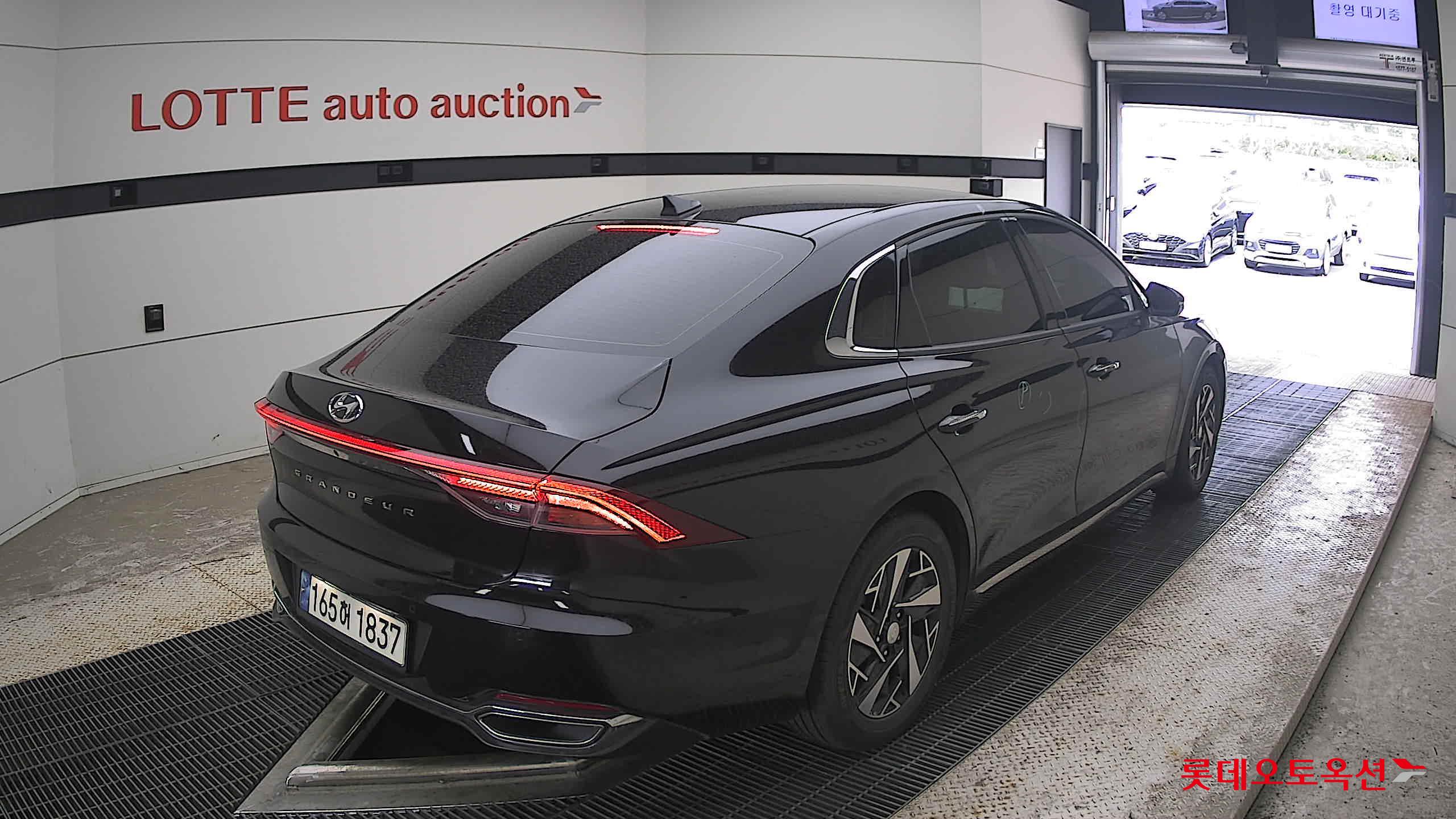 2022 - hyundai grandeur