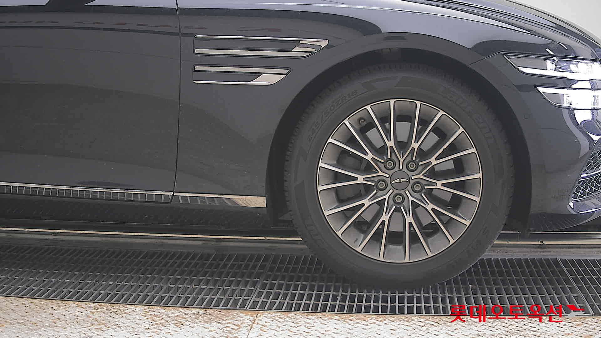 2022 - genesis g80