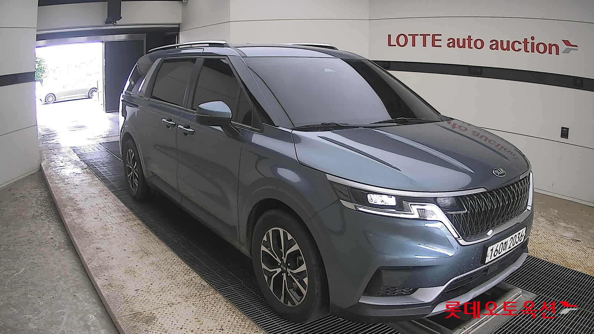 2021 - kia carnival