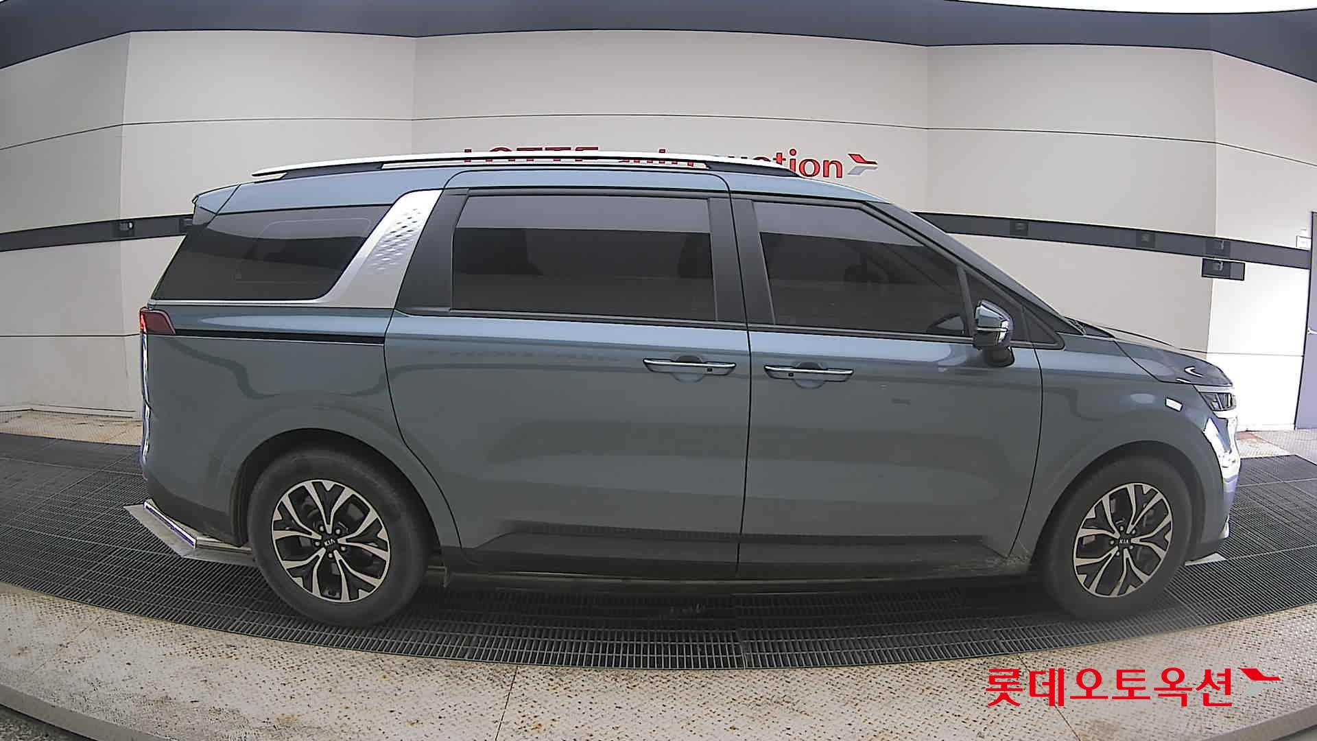 2021 - kia carnival