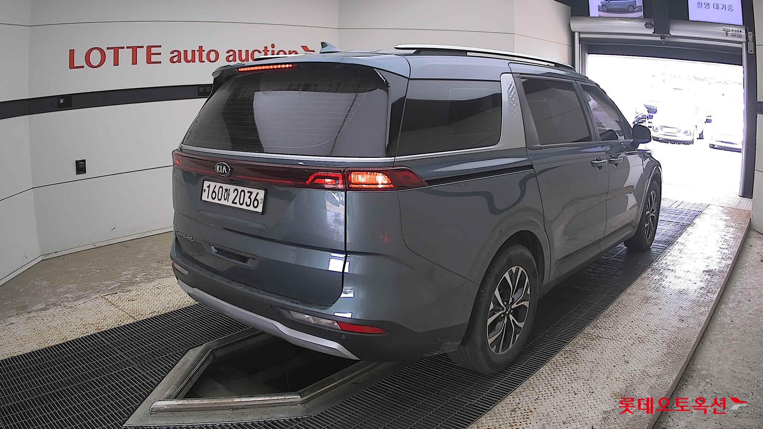 2021 - kia carnival