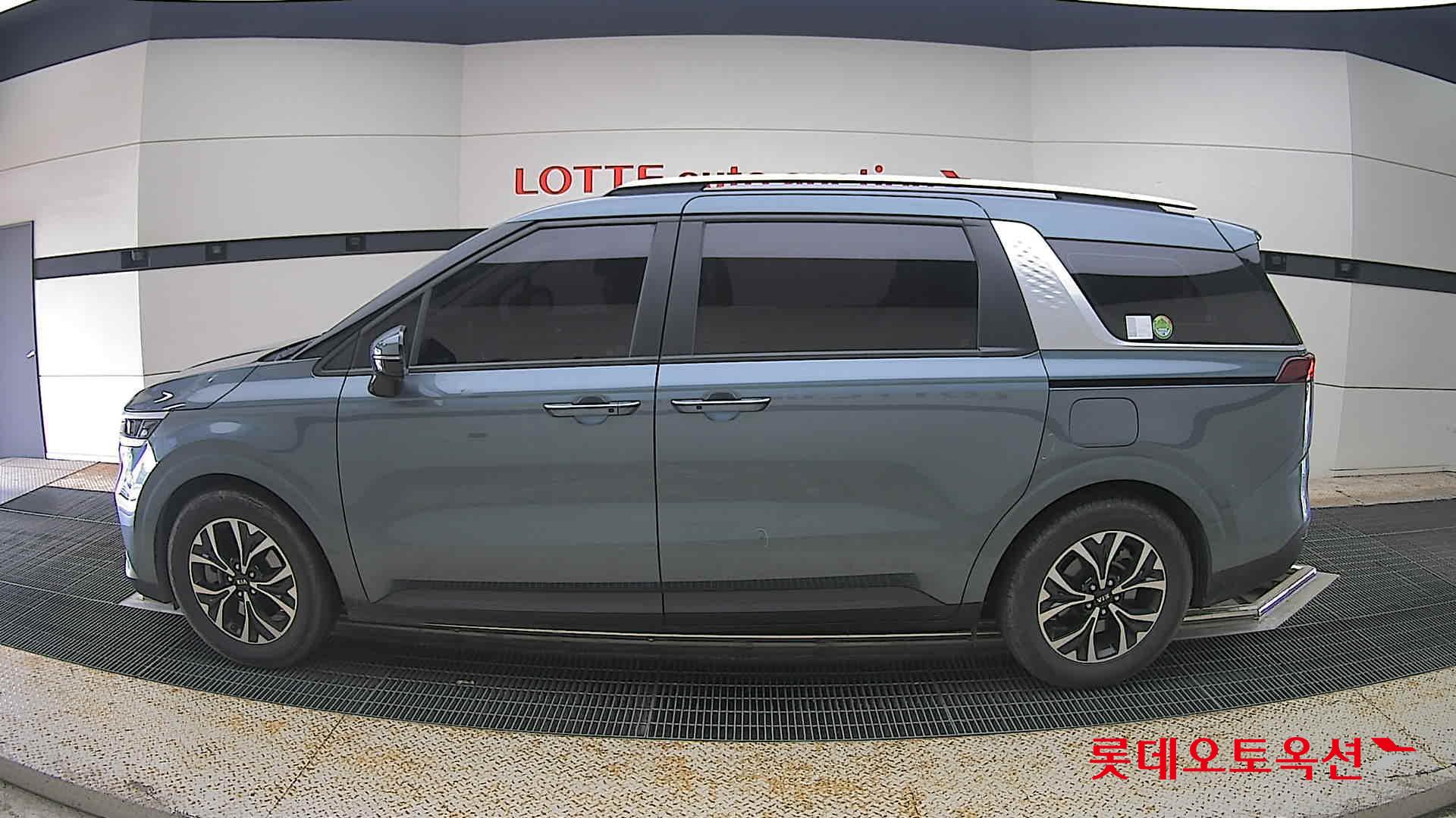 2021 - kia carnival