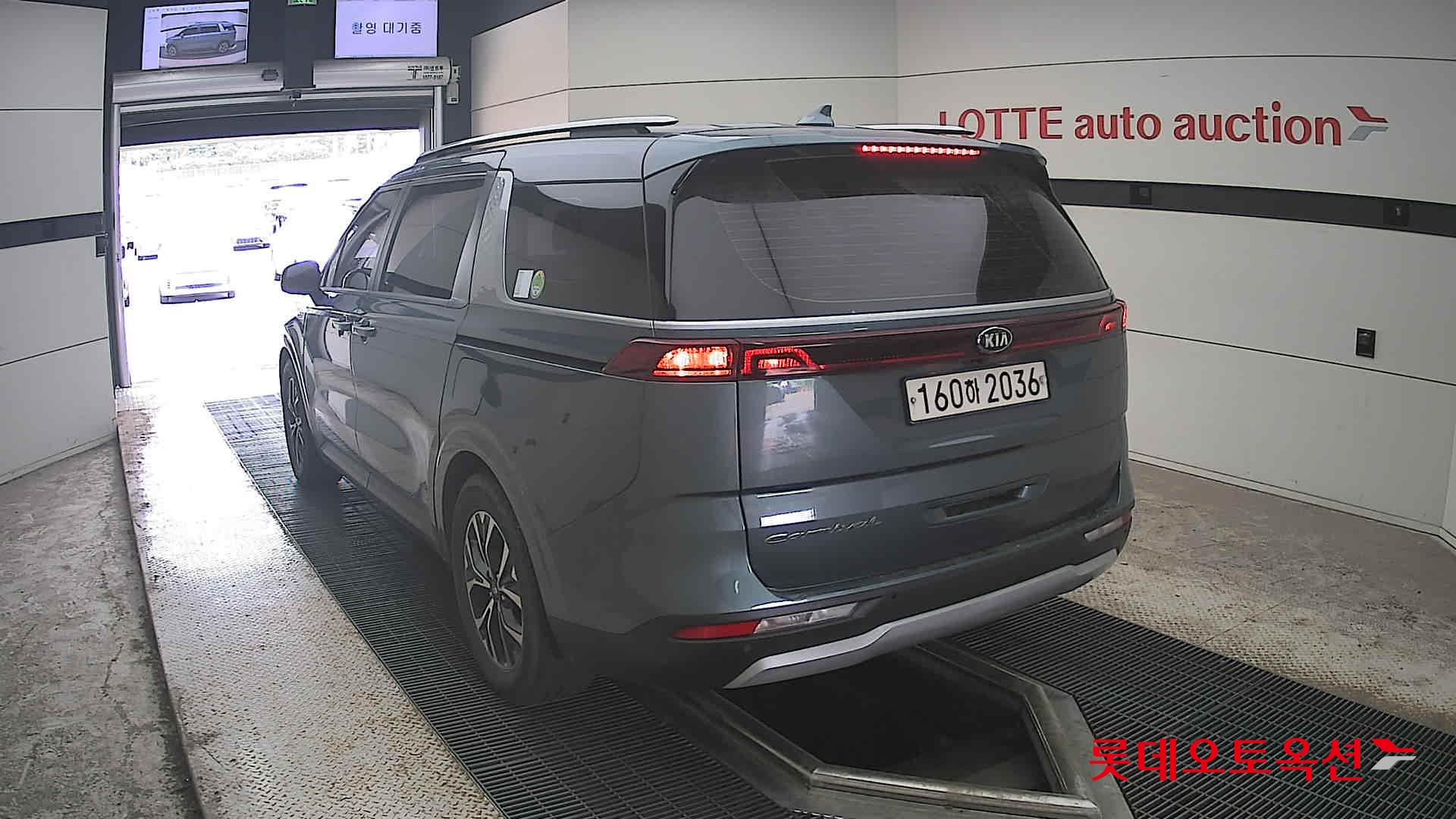 2021 - kia carnival