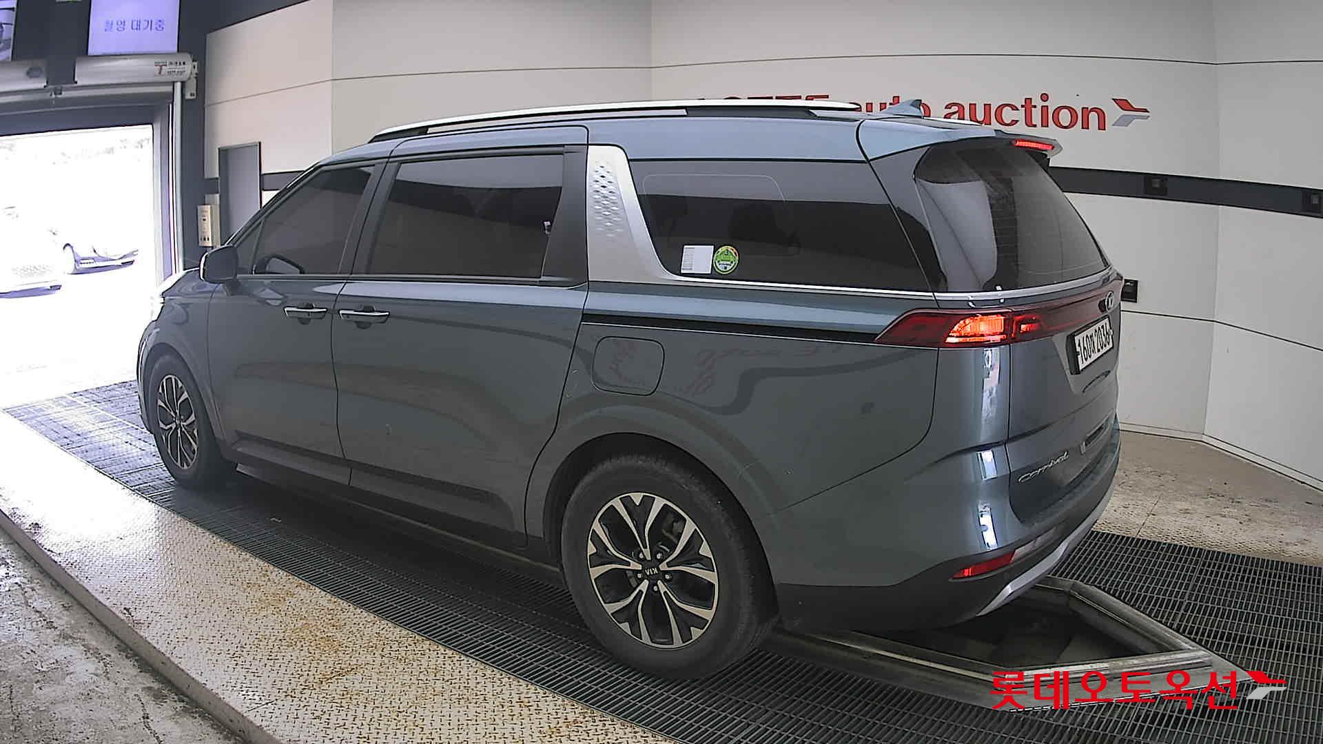 2021 - kia carnival