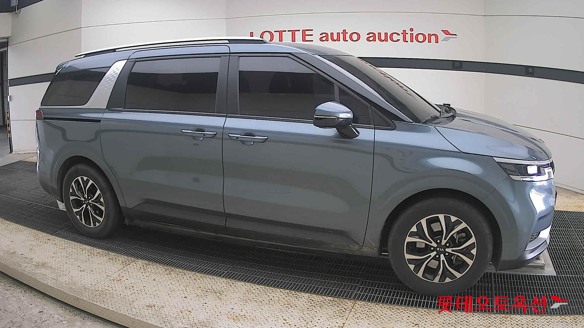 2021 - kia carnival