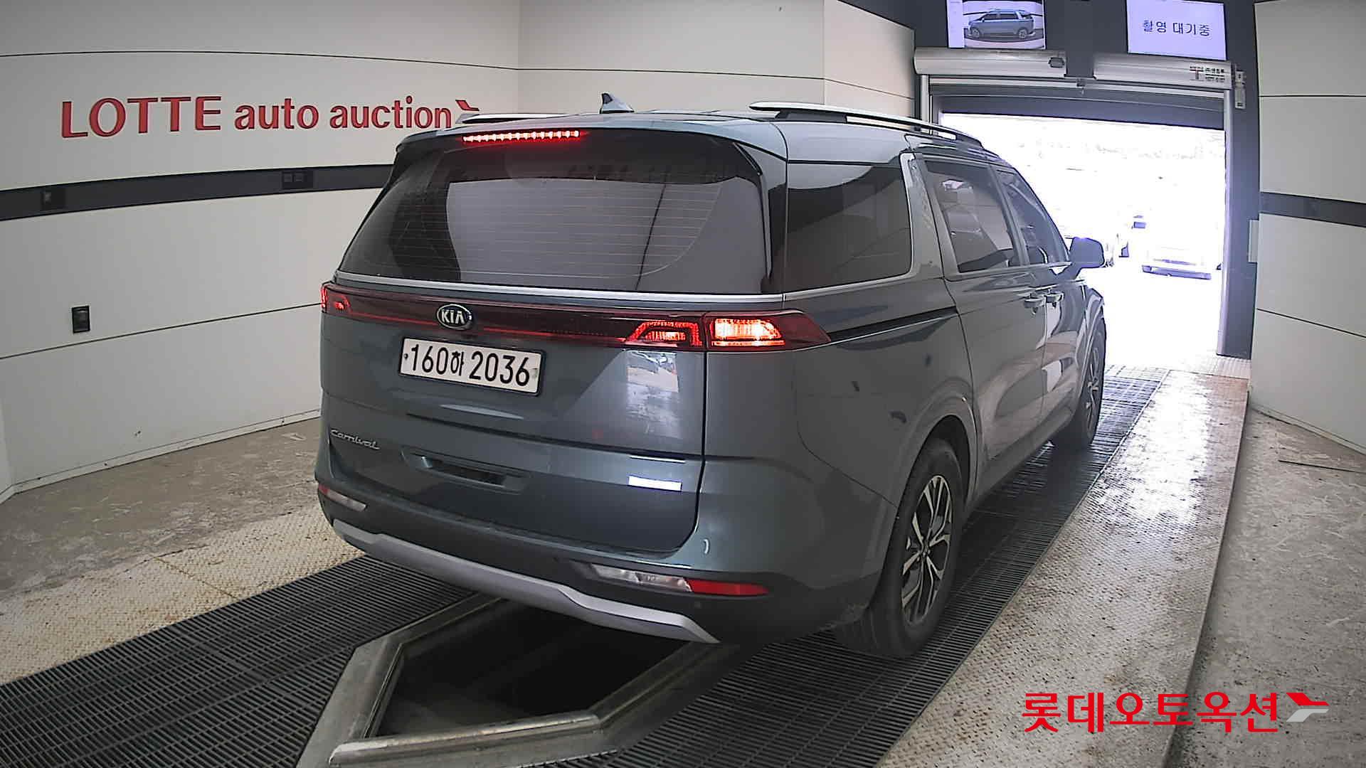 2021 - kia carnival