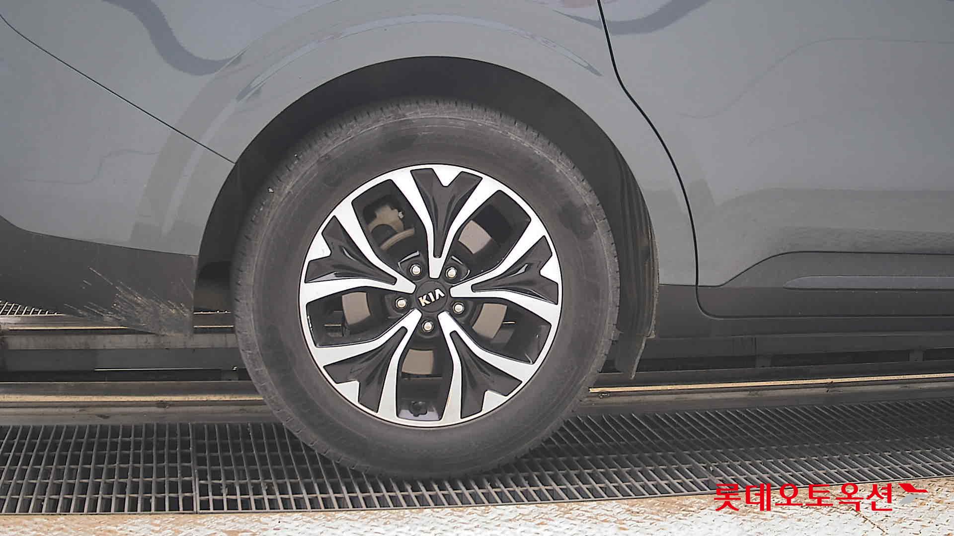 2021 - kia carnival