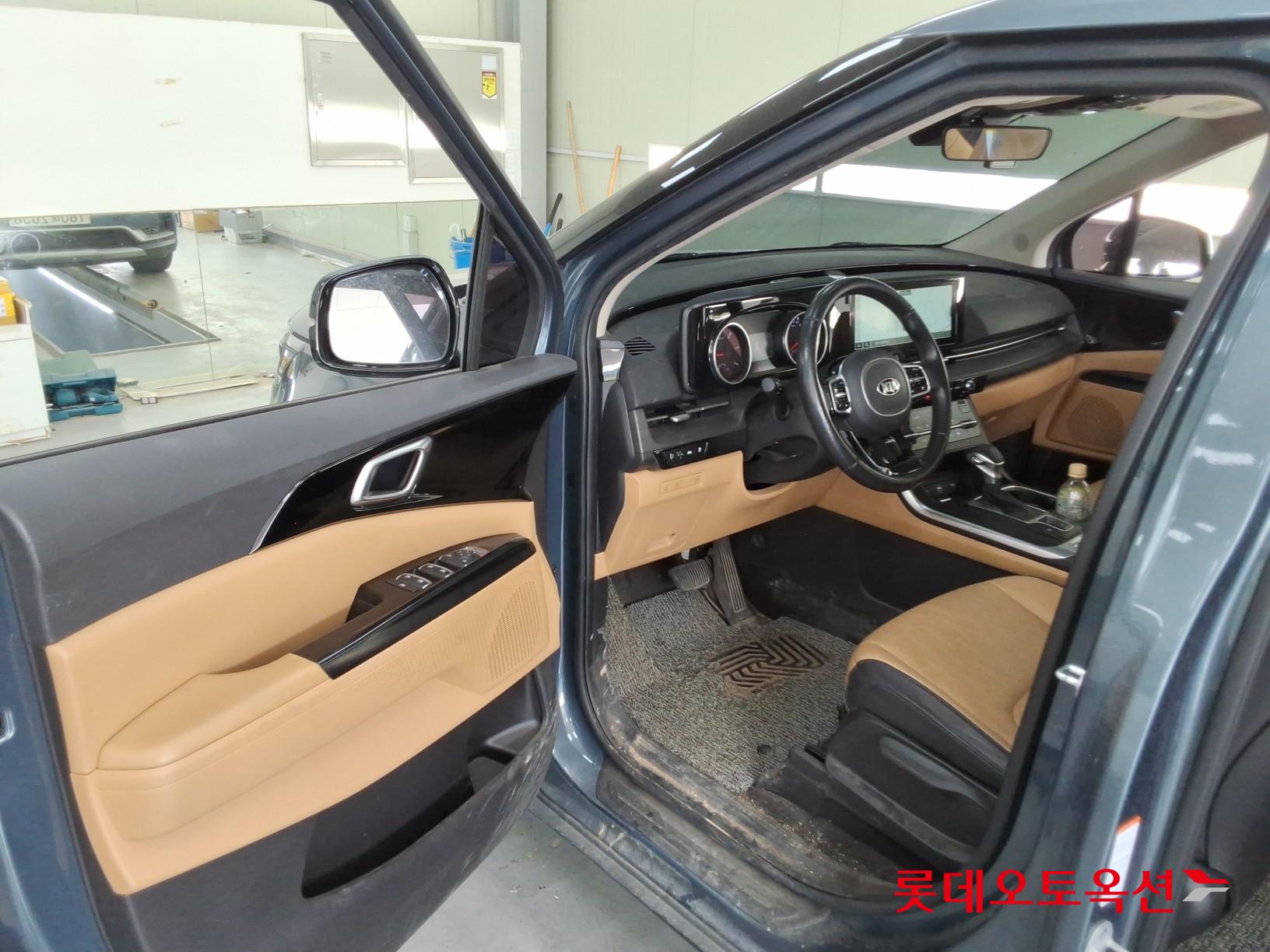 2021 - kia carnival