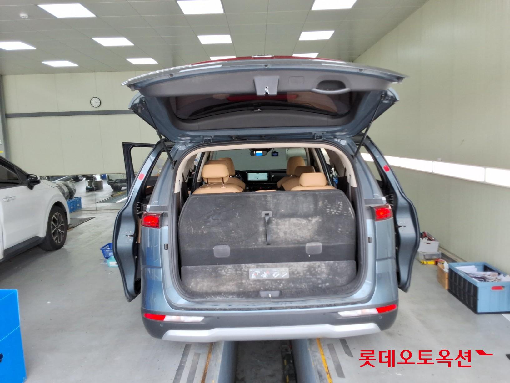 2021 - kia carnival