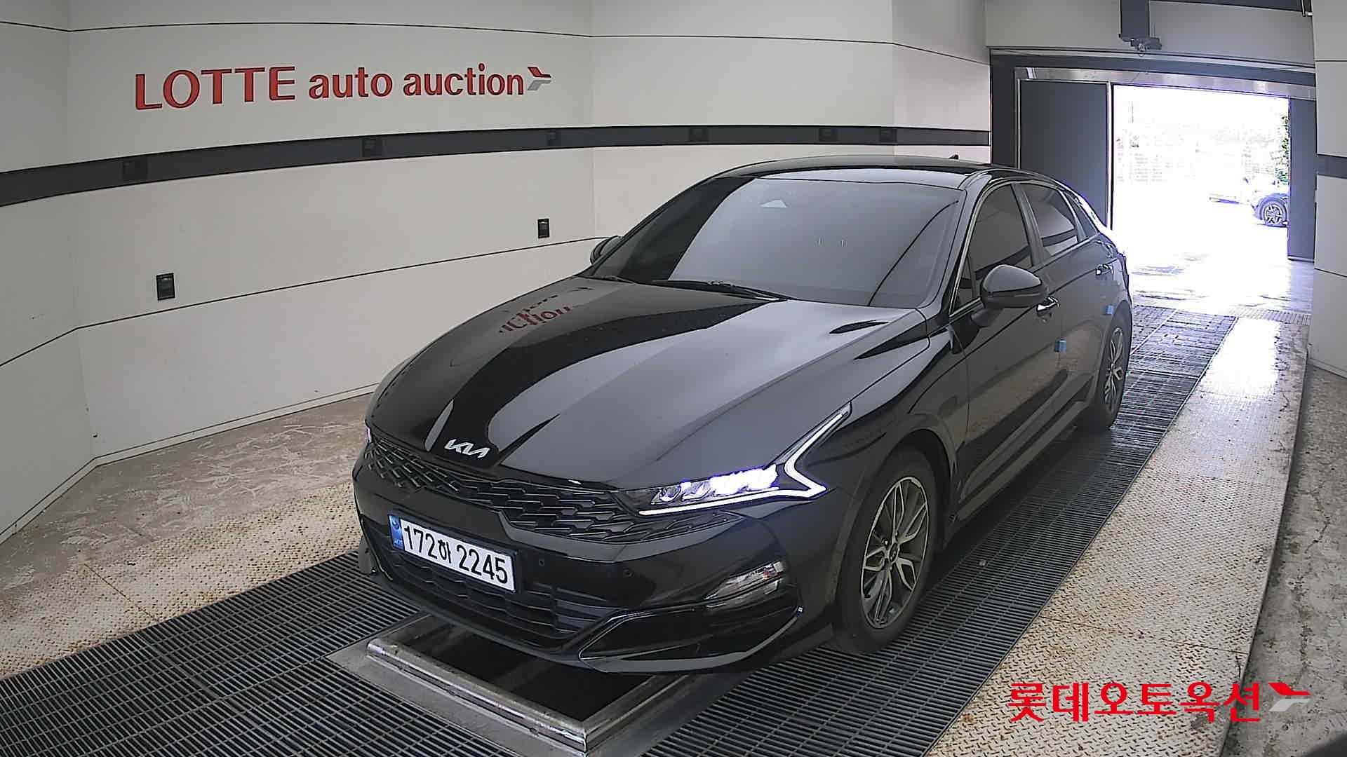 2022 - kia k5