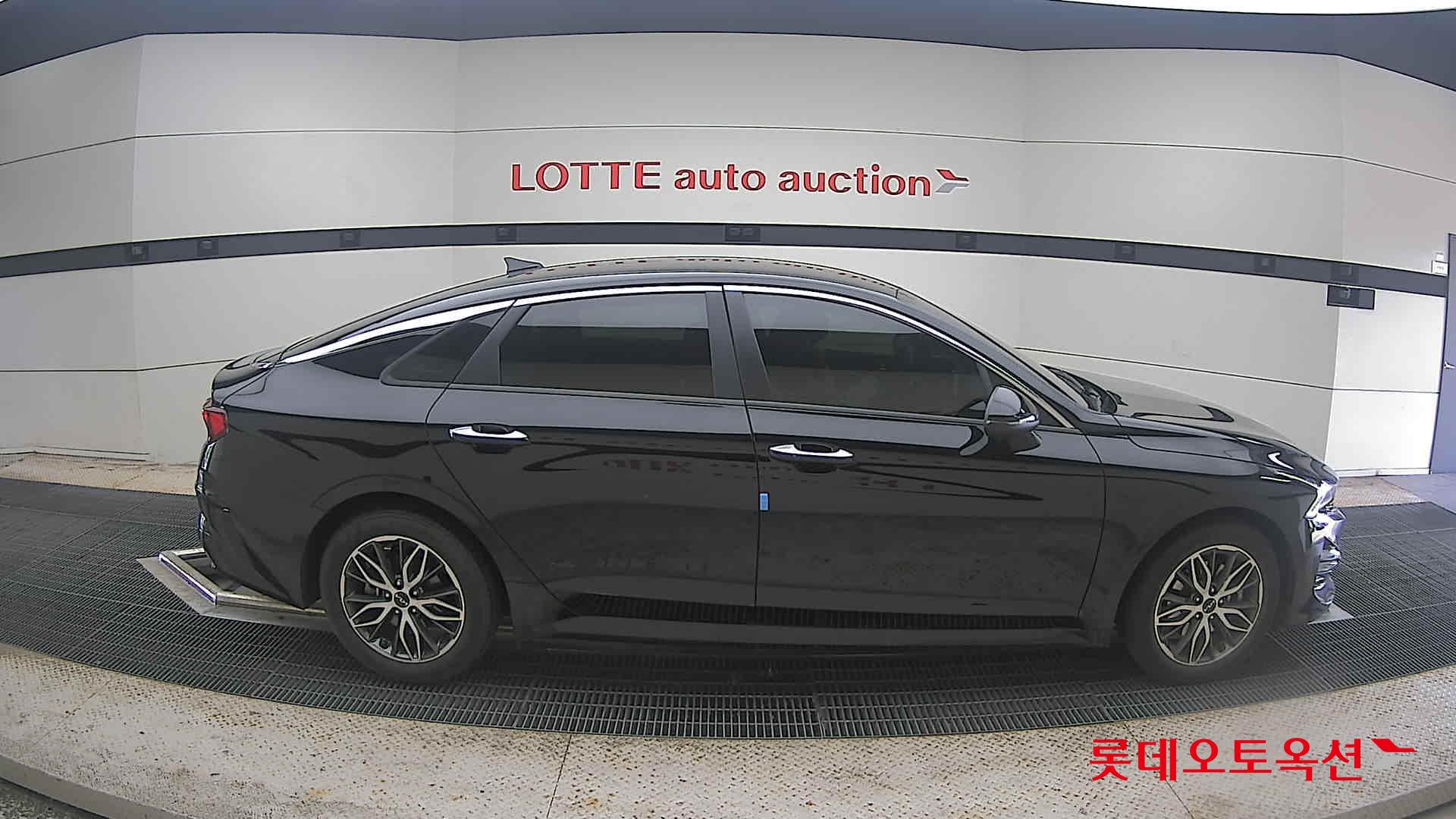 2022 - kia k5