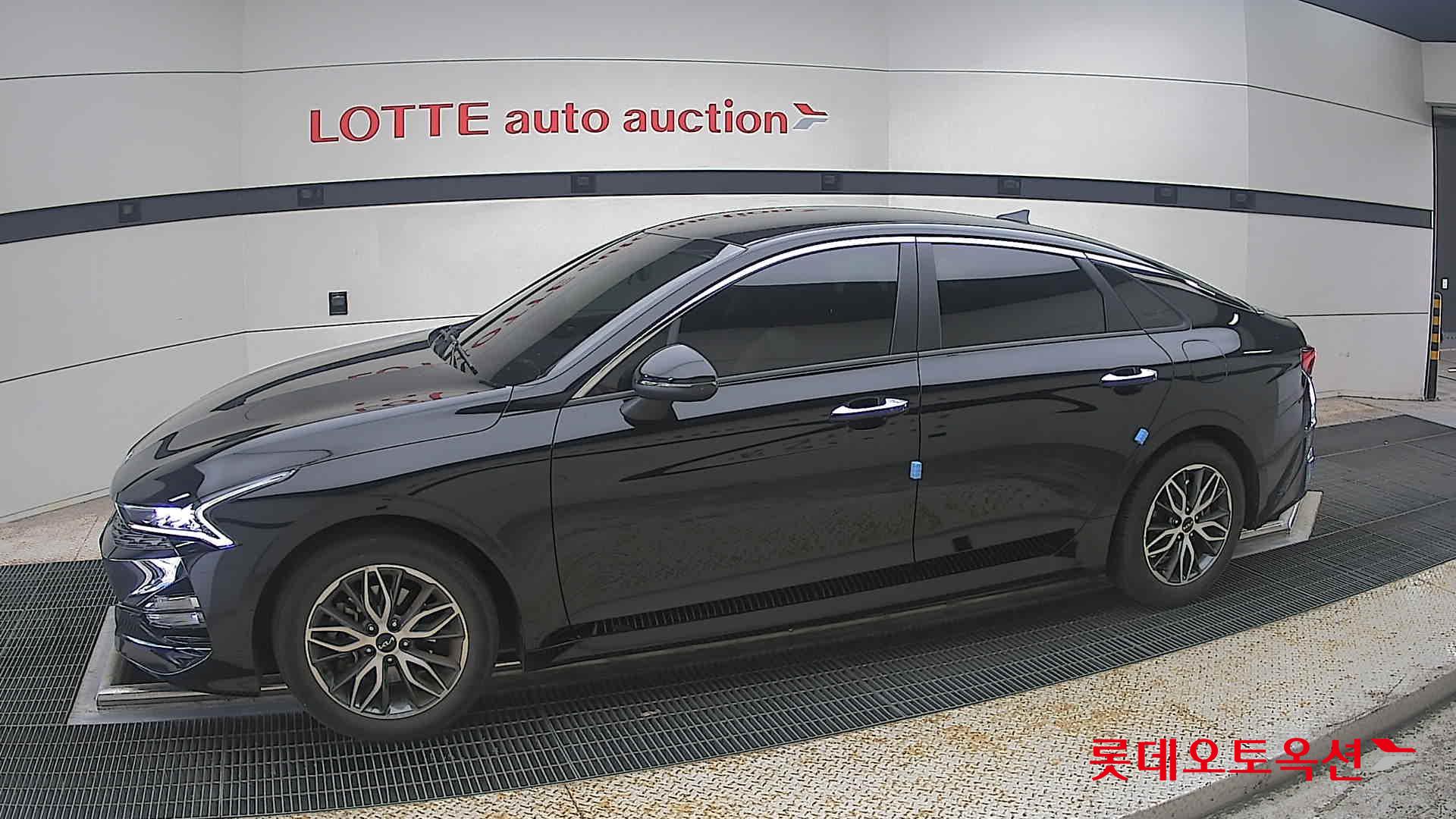 2022 - kia k5