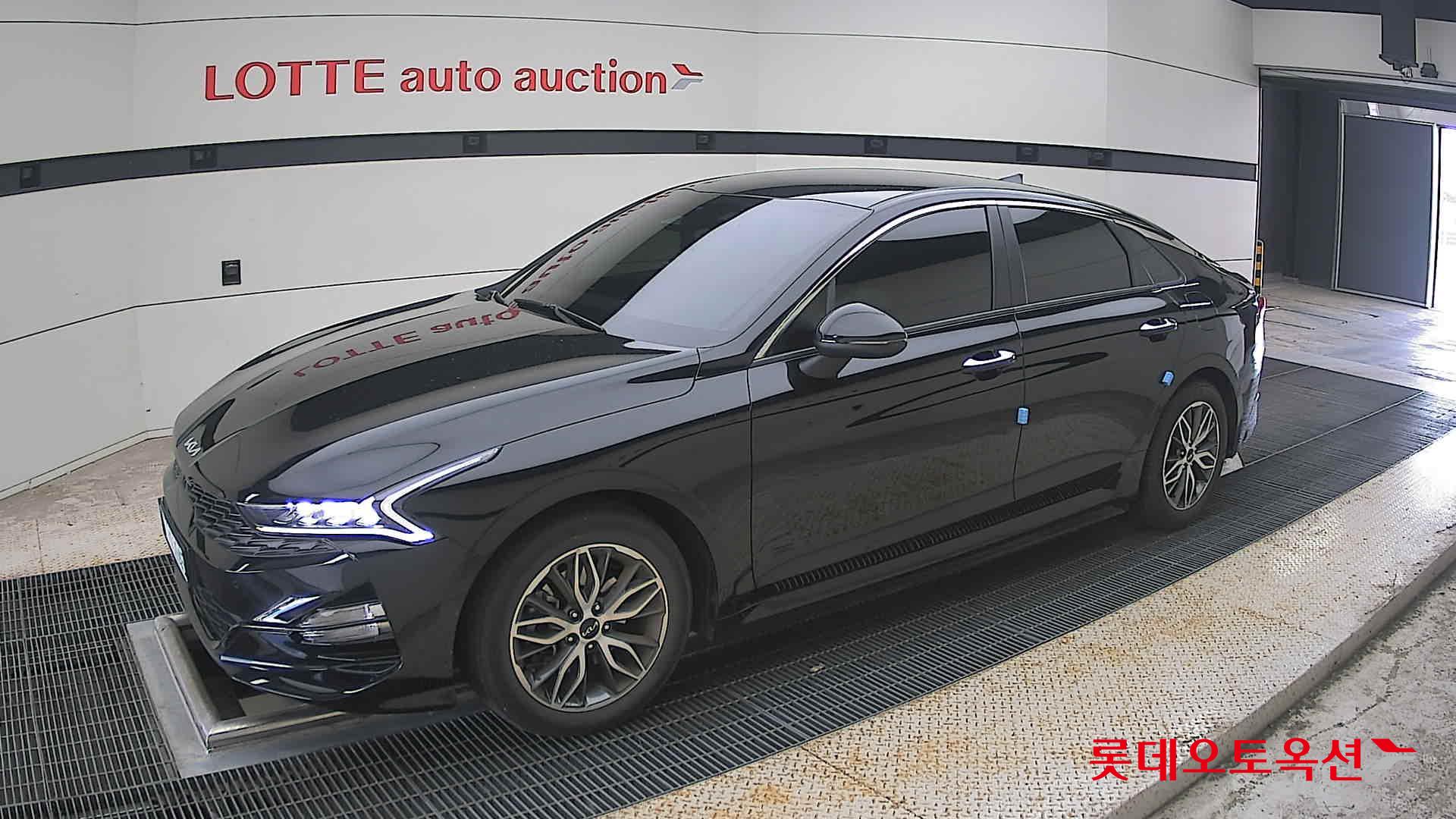 2022 - kia k5