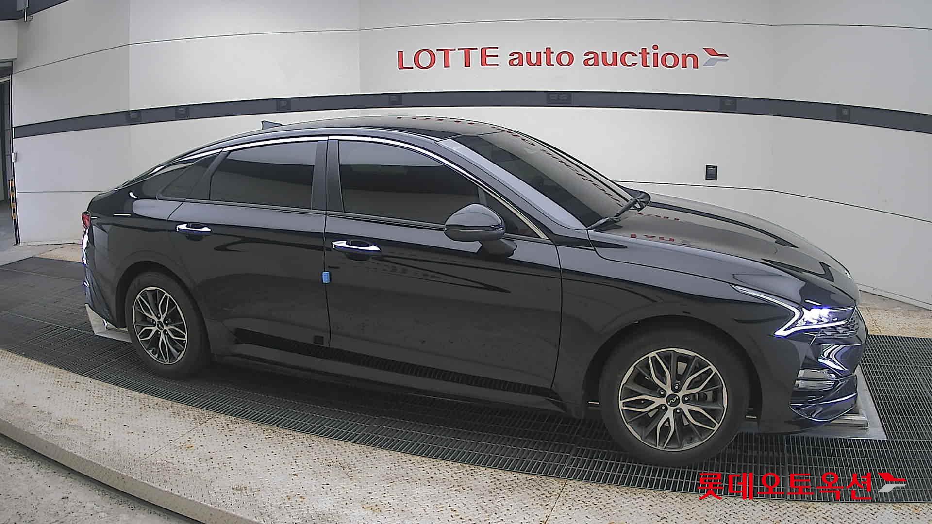 2022 - kia k5