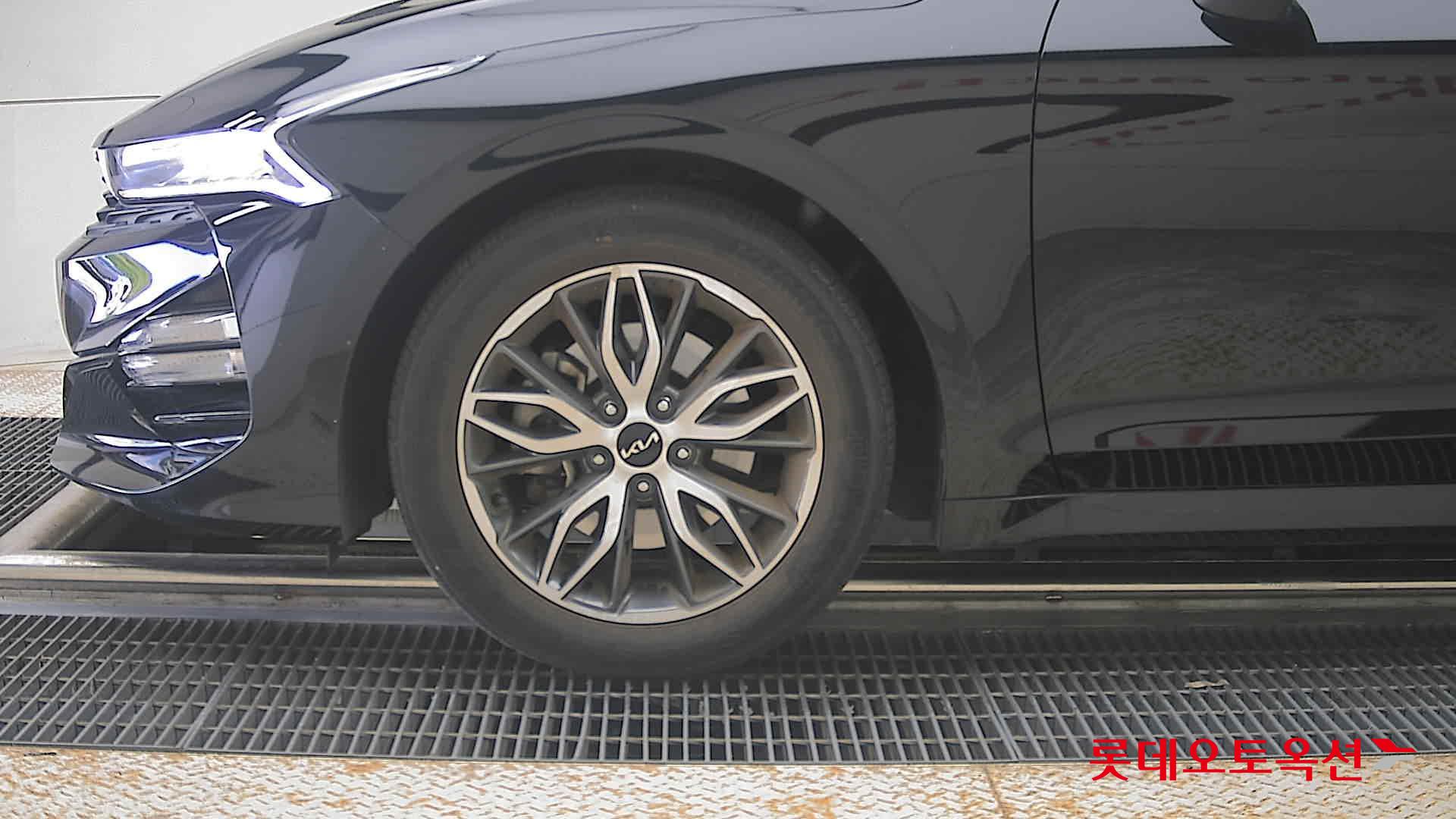 2022 - kia k5