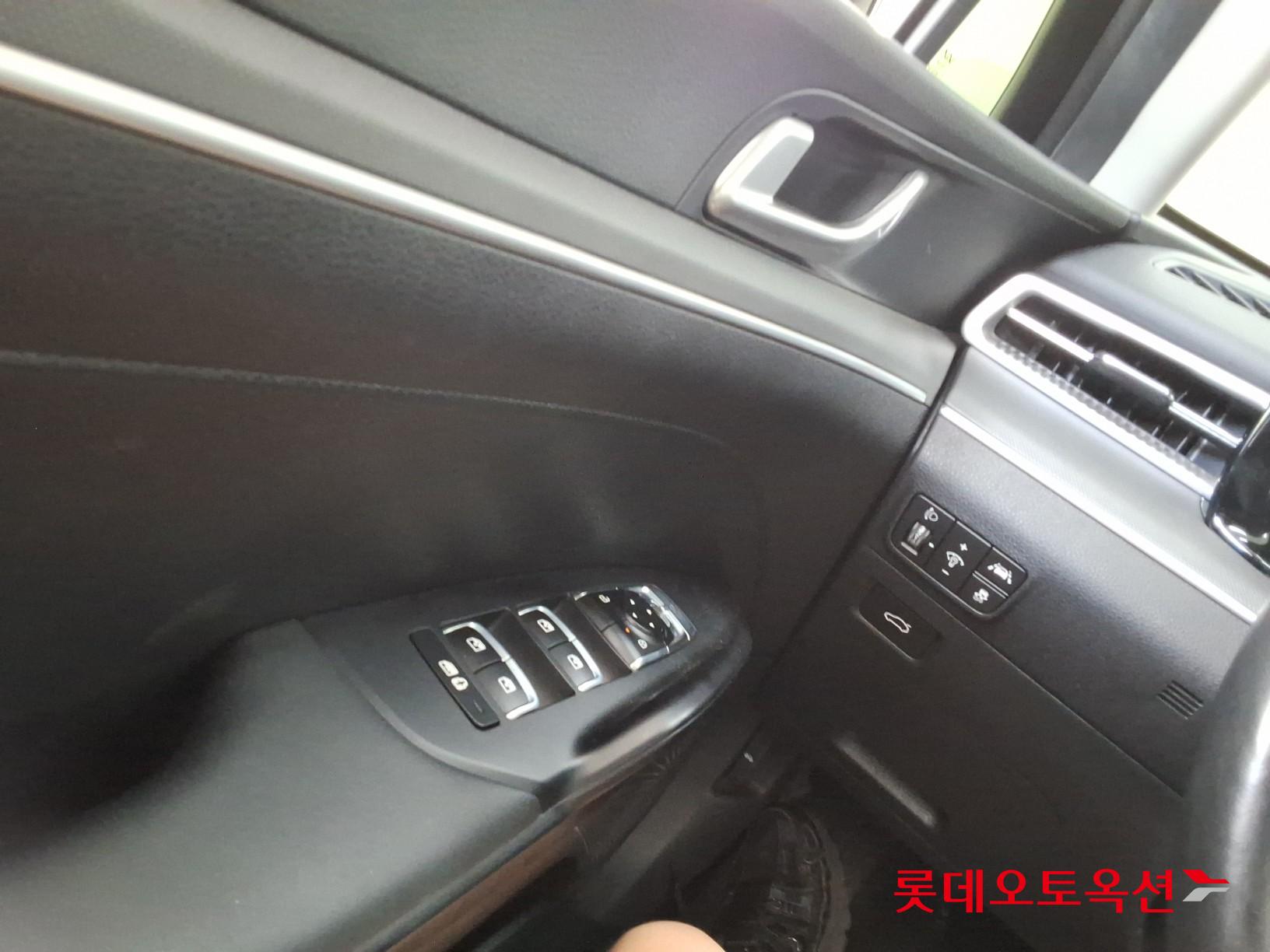 2022 - kia k5