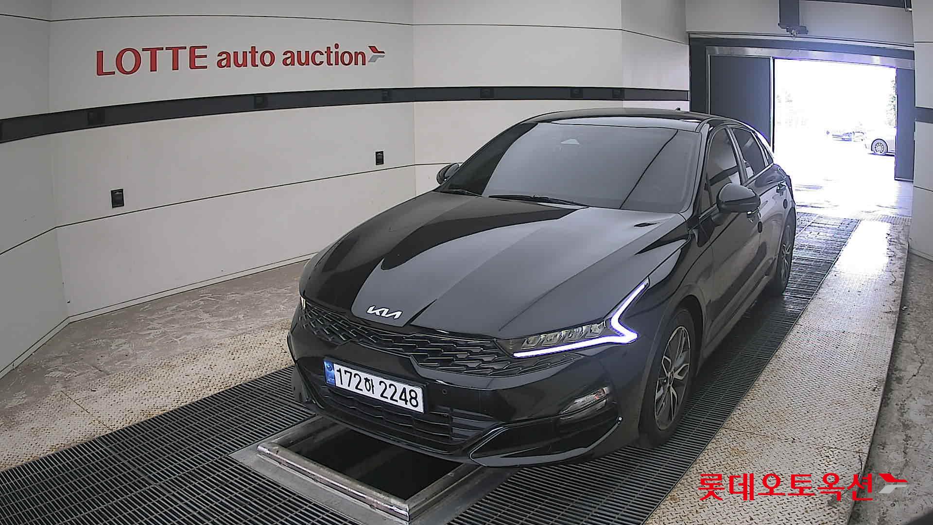 2022 - kia k5