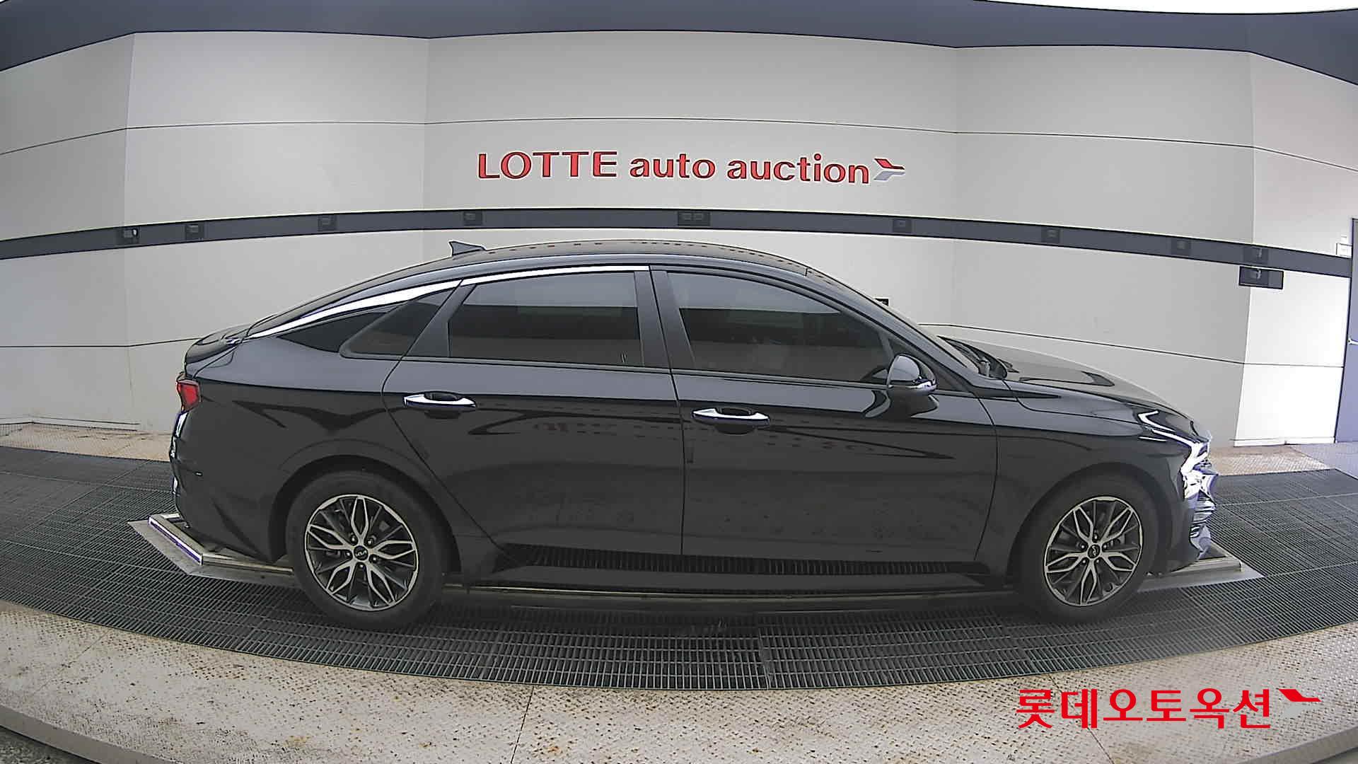 2022 - kia k5