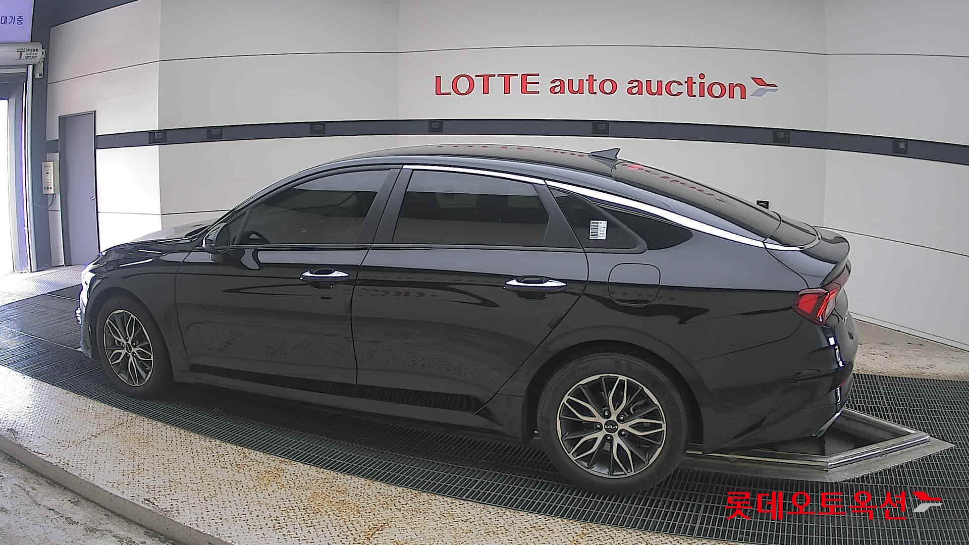 2022 - kia k5