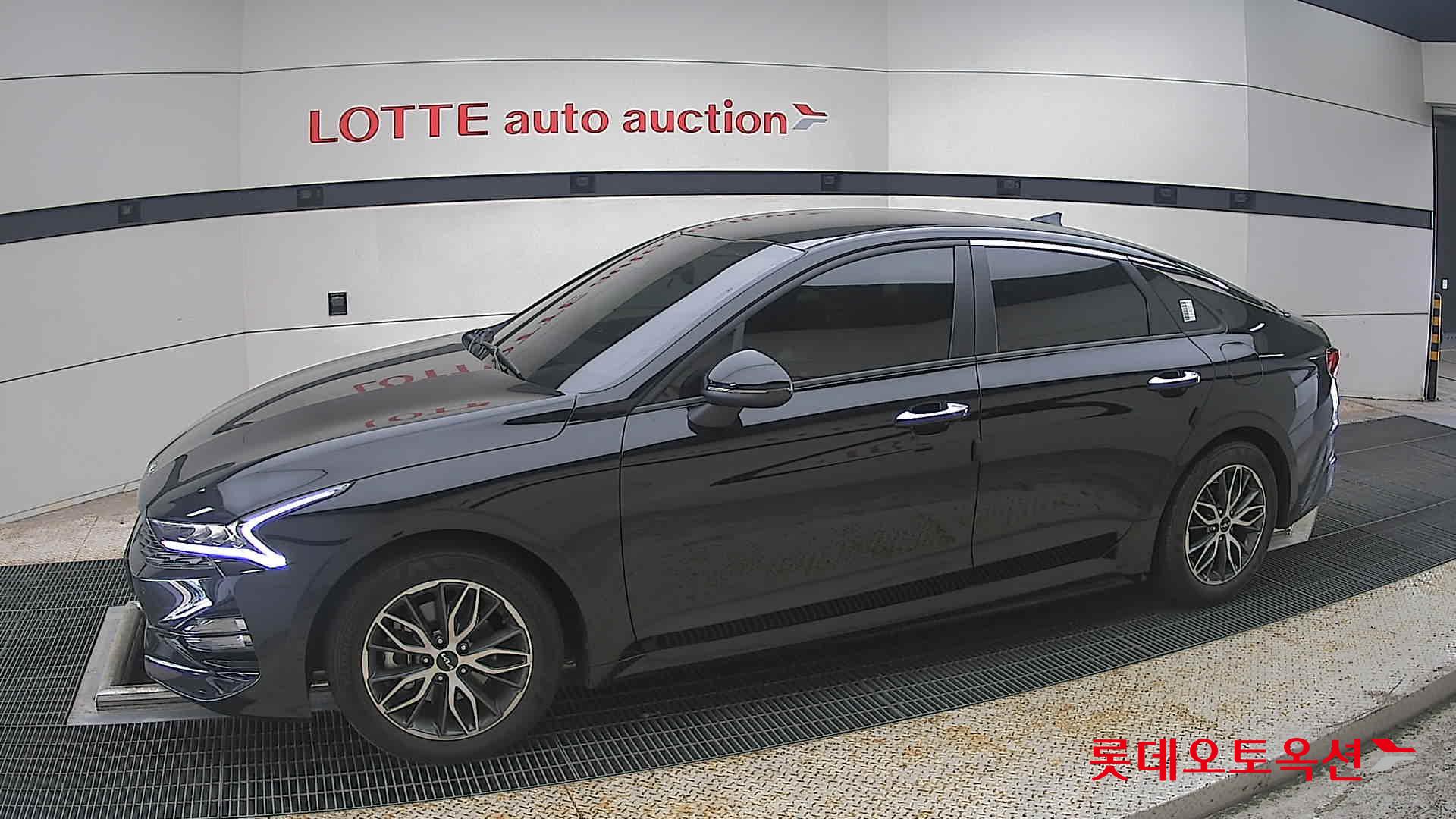 2022 - kia k5