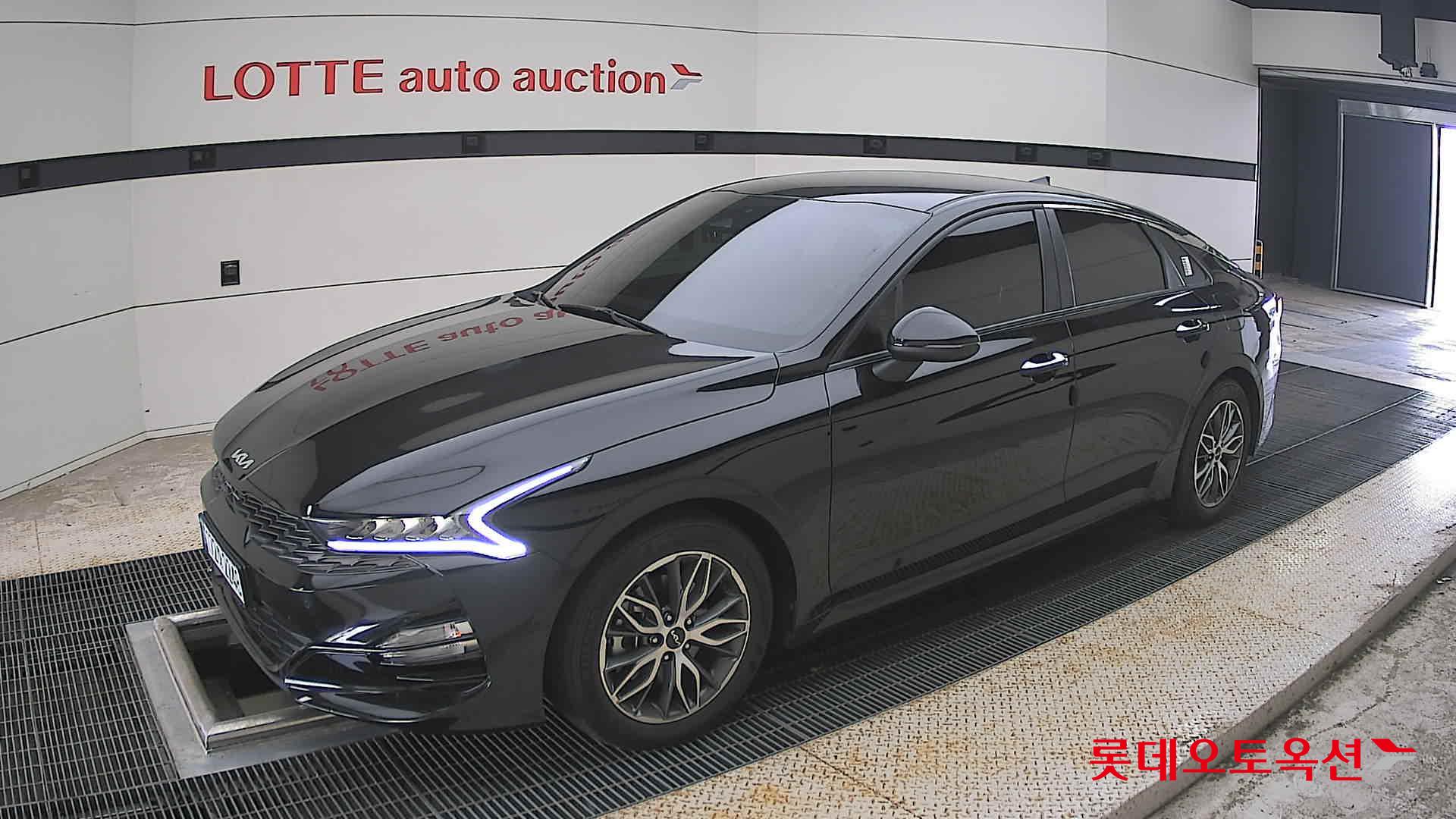 2022 - kia k5
