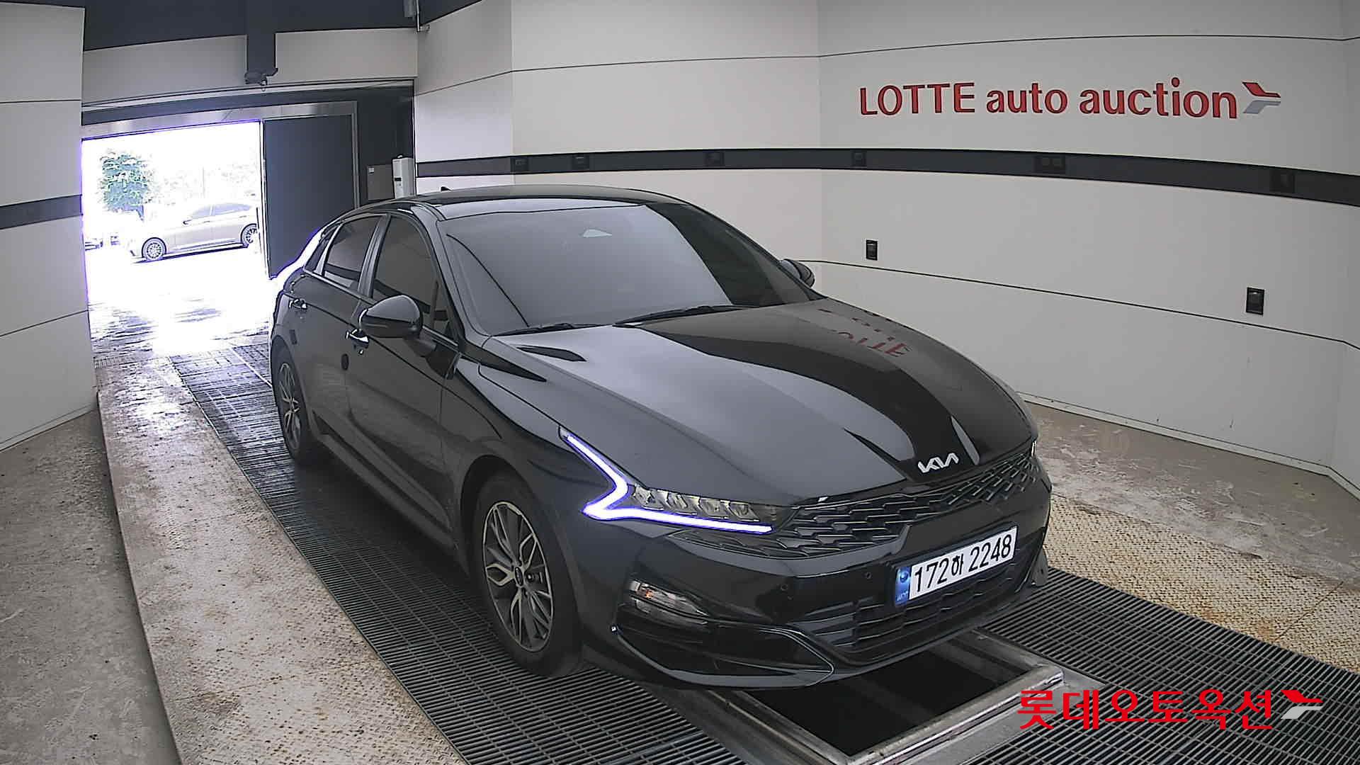 2022 - kia k5