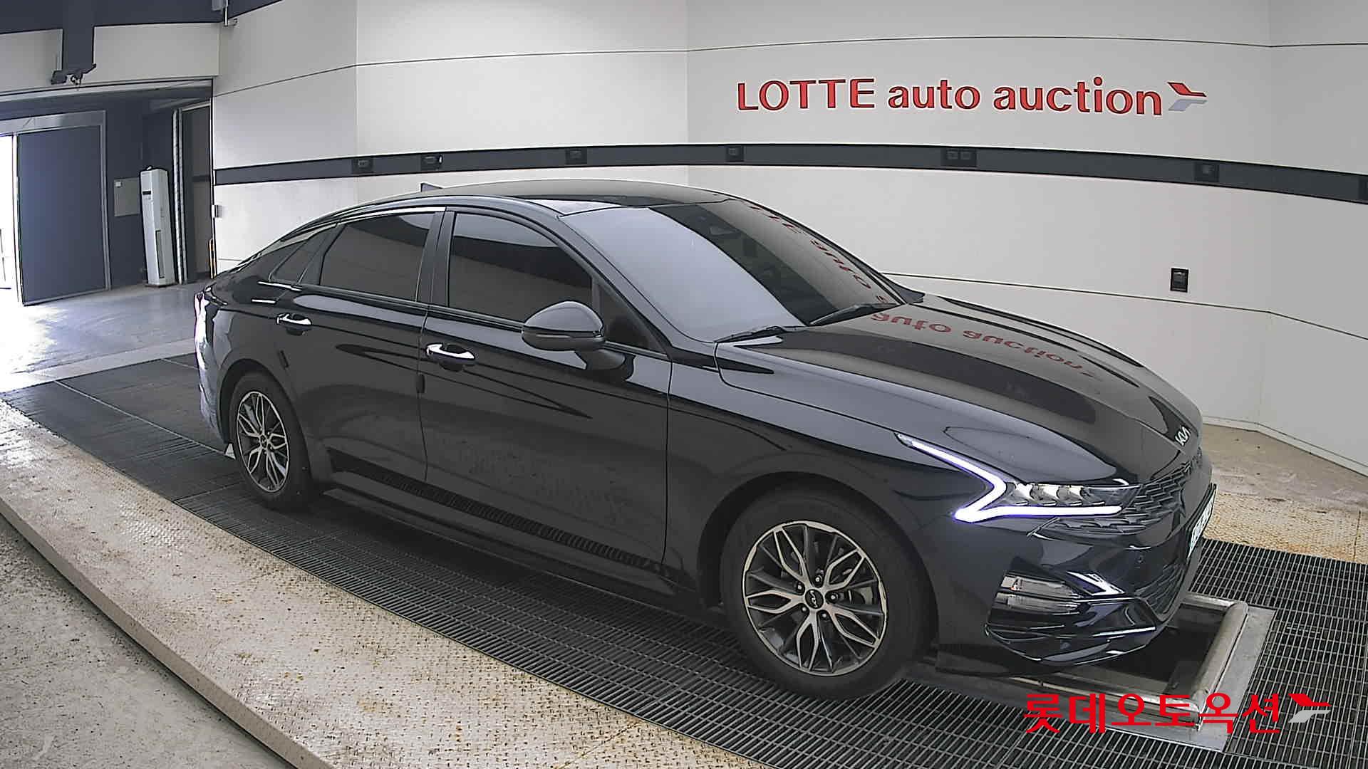 2022 - kia k5