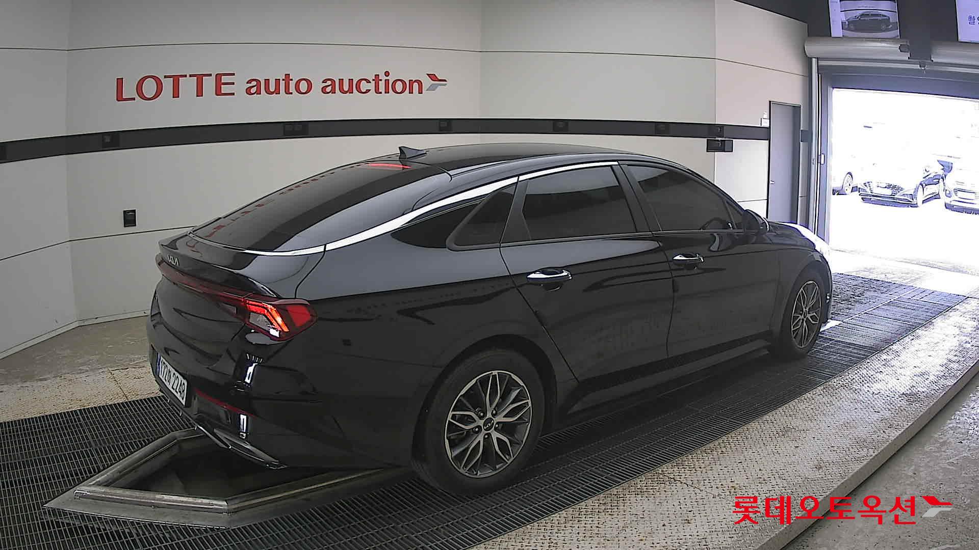 2022 - kia k5