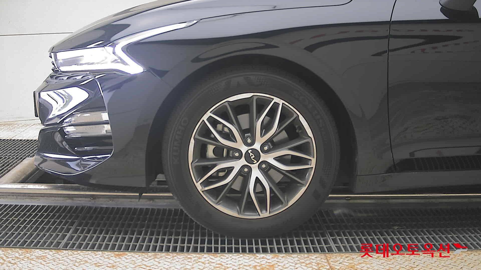 2022 - kia k5