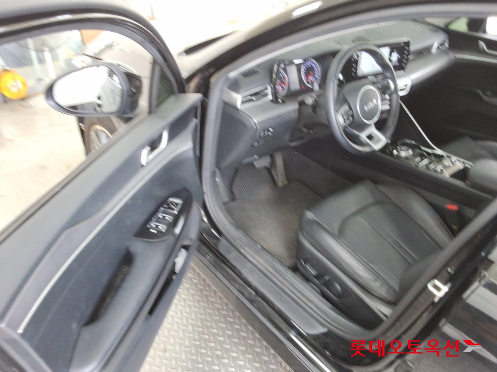 2022 - kia k5